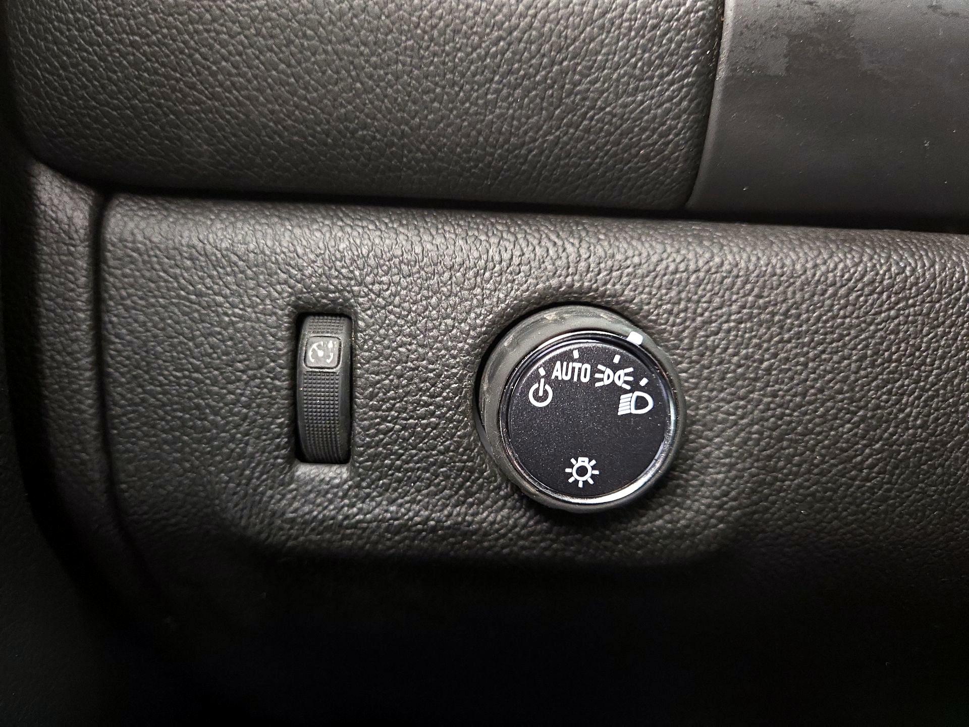 Thumbnail: 2021 Chevrolet Colorado - 13