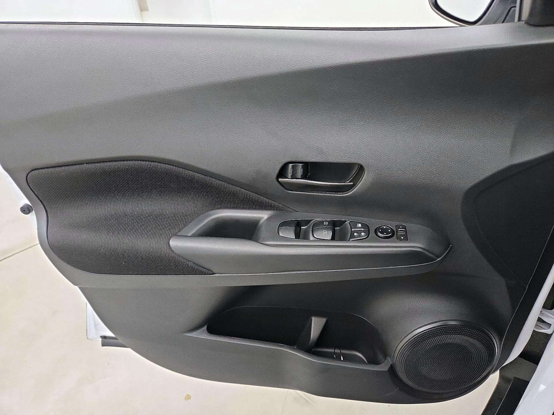 Thumbnail: 2022 Nissan Kicks - 12