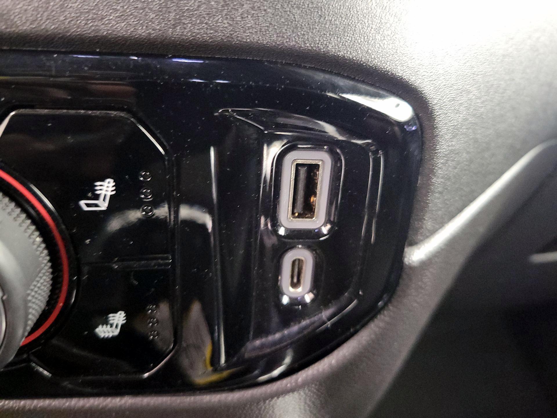 Thumbnail: 2022 Chevrolet Silverado 1500 - 19