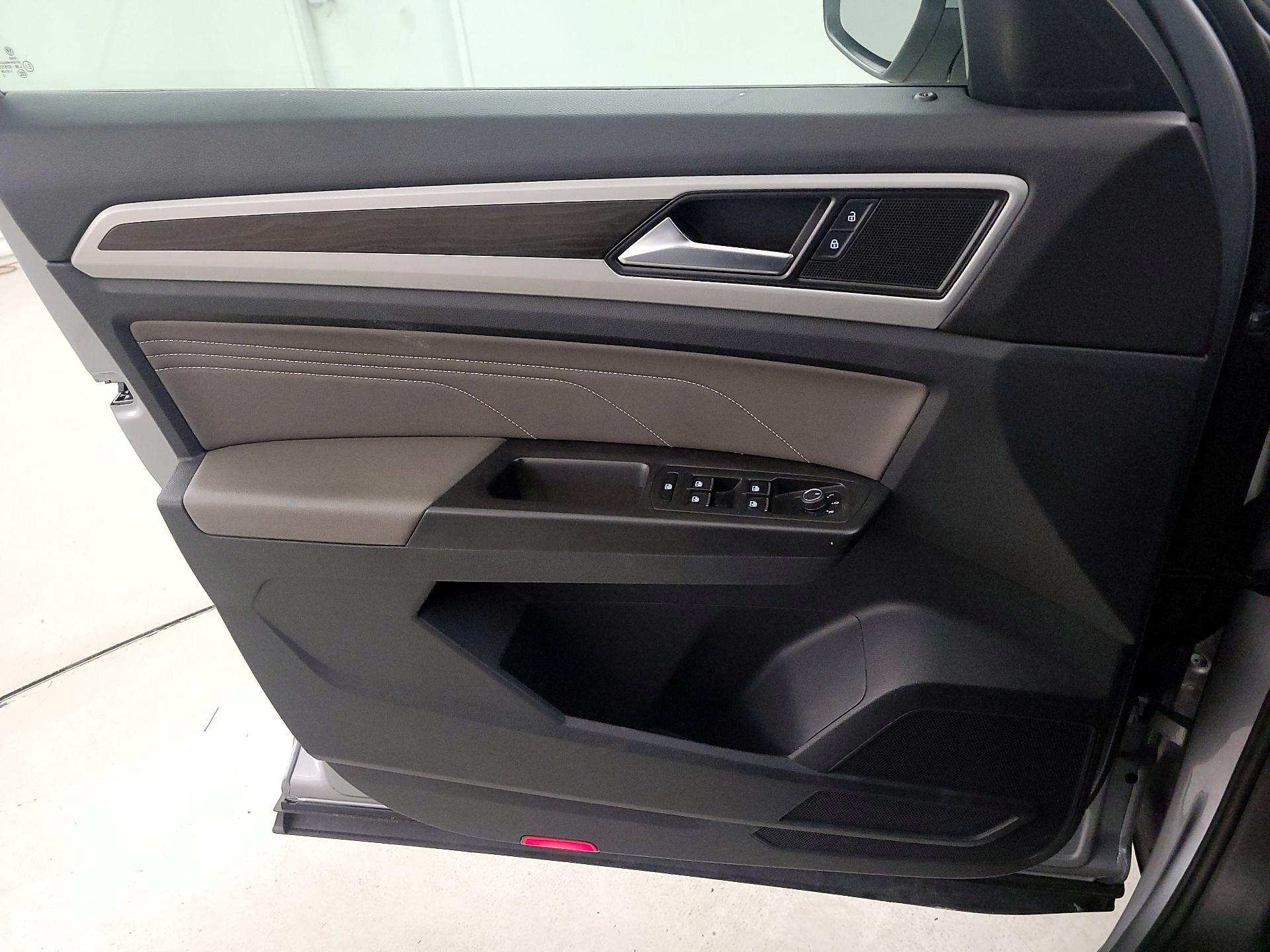 Thumbnail: 2022 Volkswagen Atlas - 12