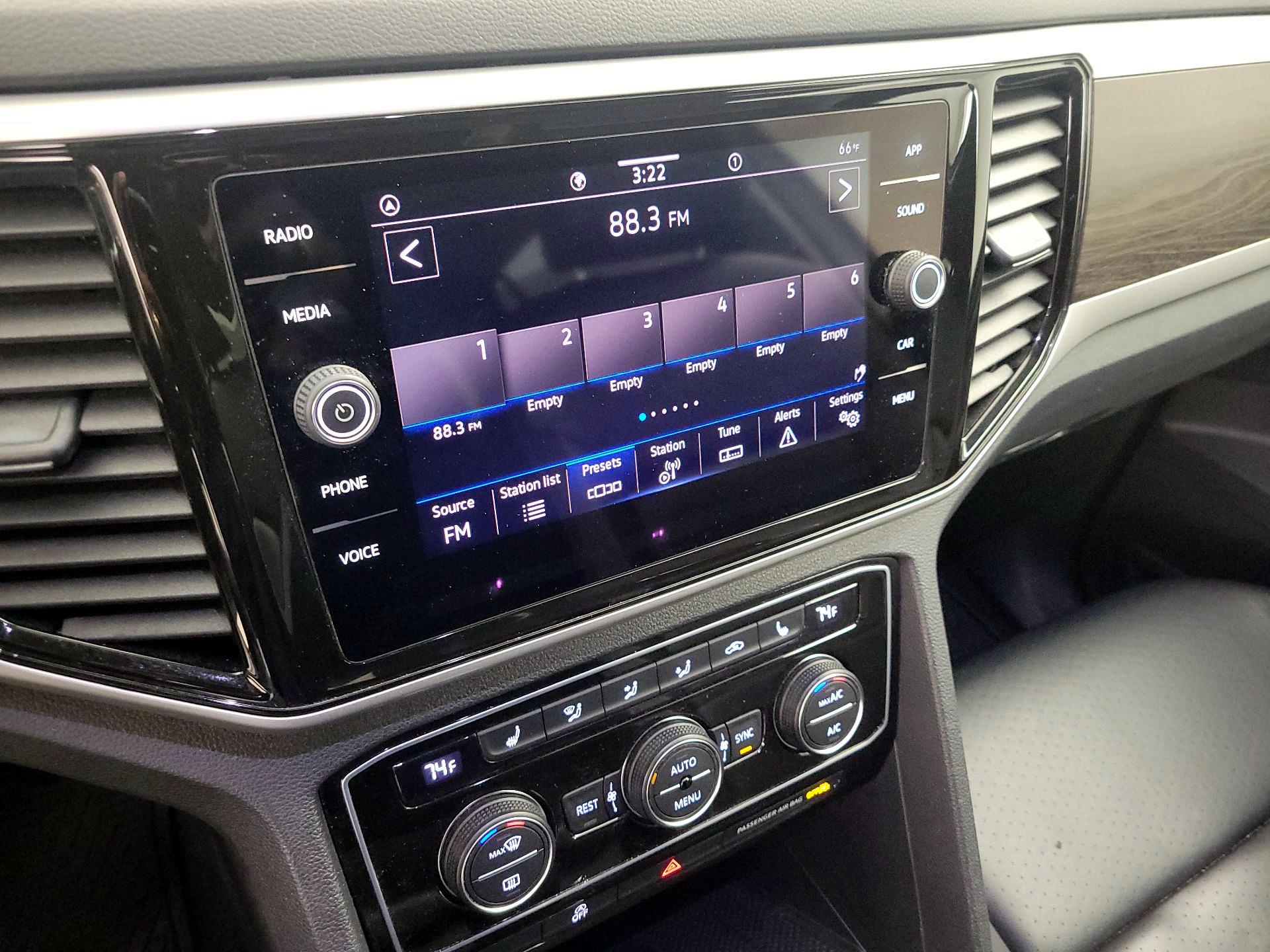 Thumbnail: 2022 Volkswagen Atlas - 15