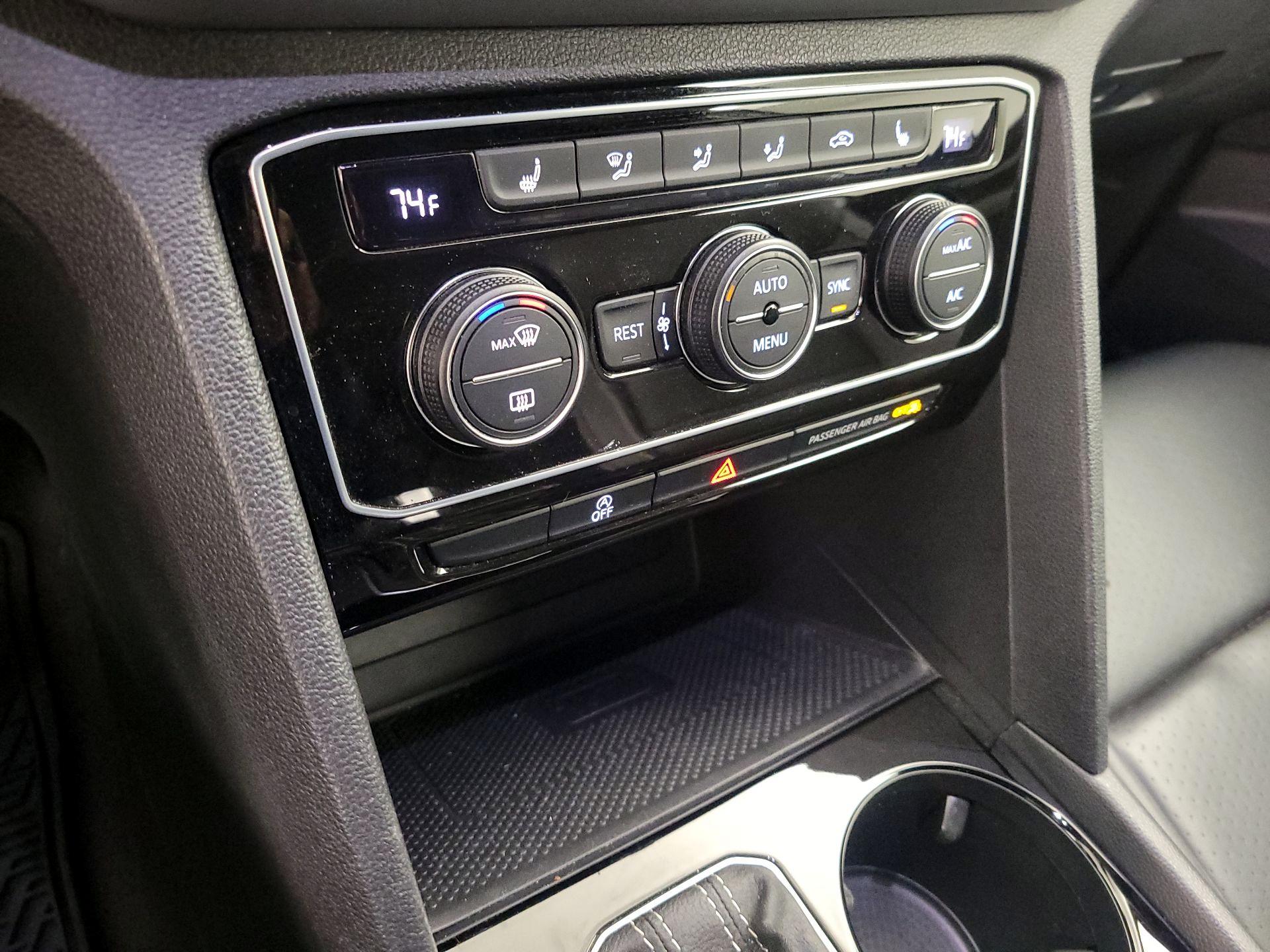 Thumbnail: 2022 Volkswagen Atlas - 16