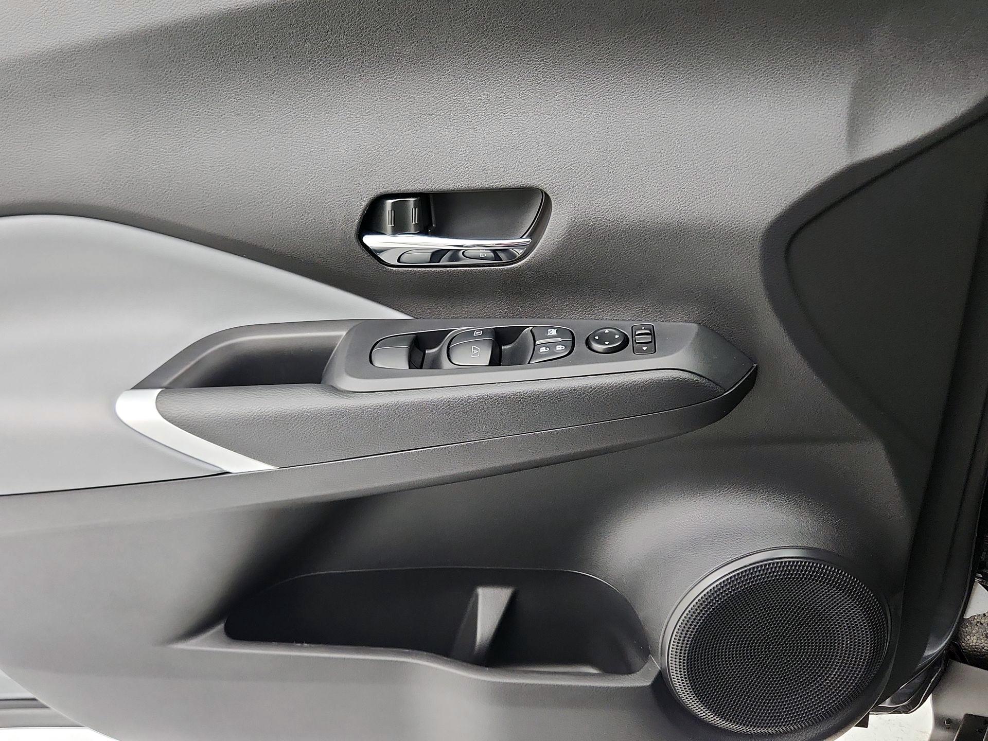 Thumbnail: 2024 Nissan Kicks - 12