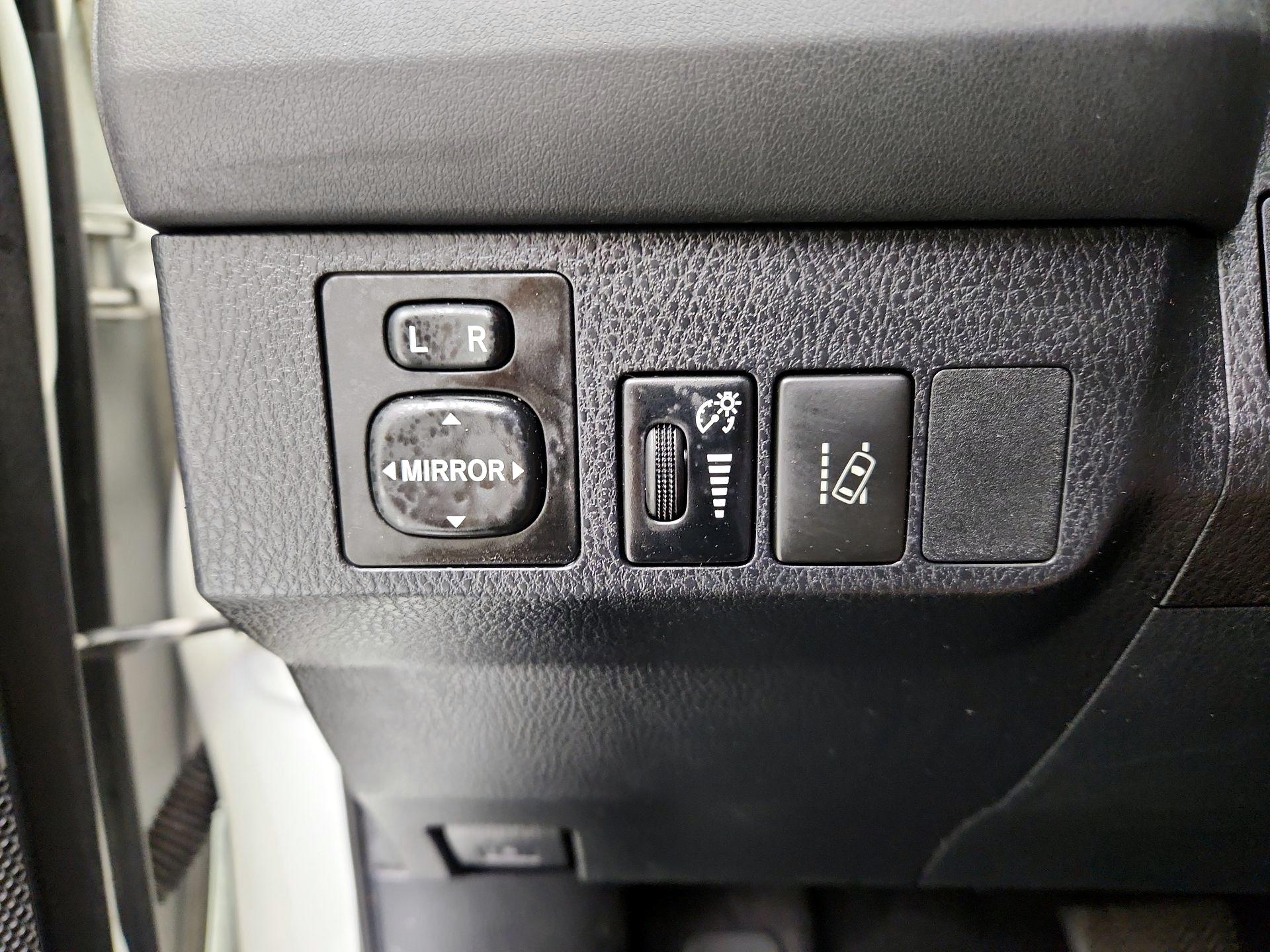 Thumbnail: 2018 Toyota RAV4 - 13