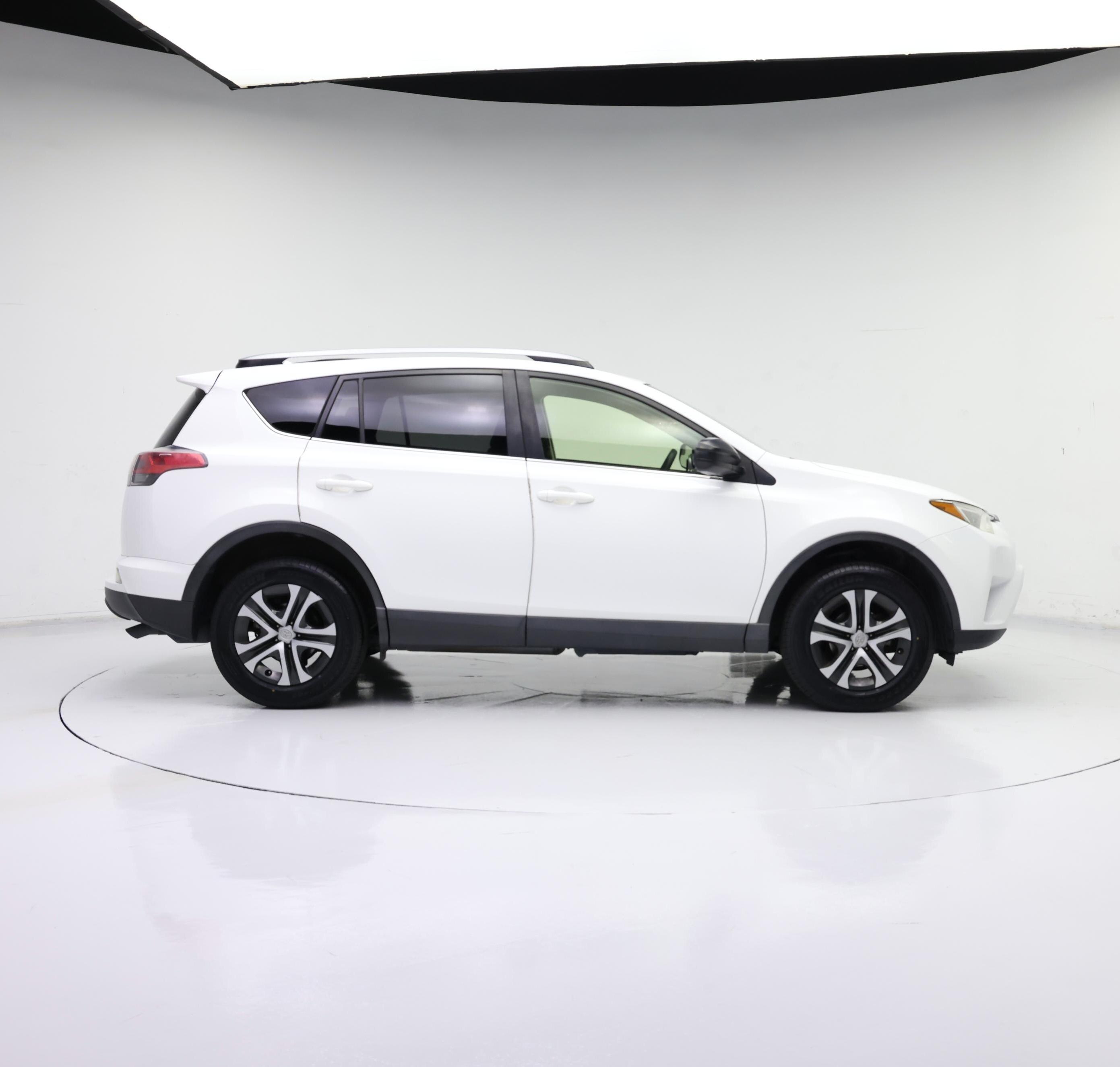 Thumbnail: 2018 Toyota RAV4 - 7