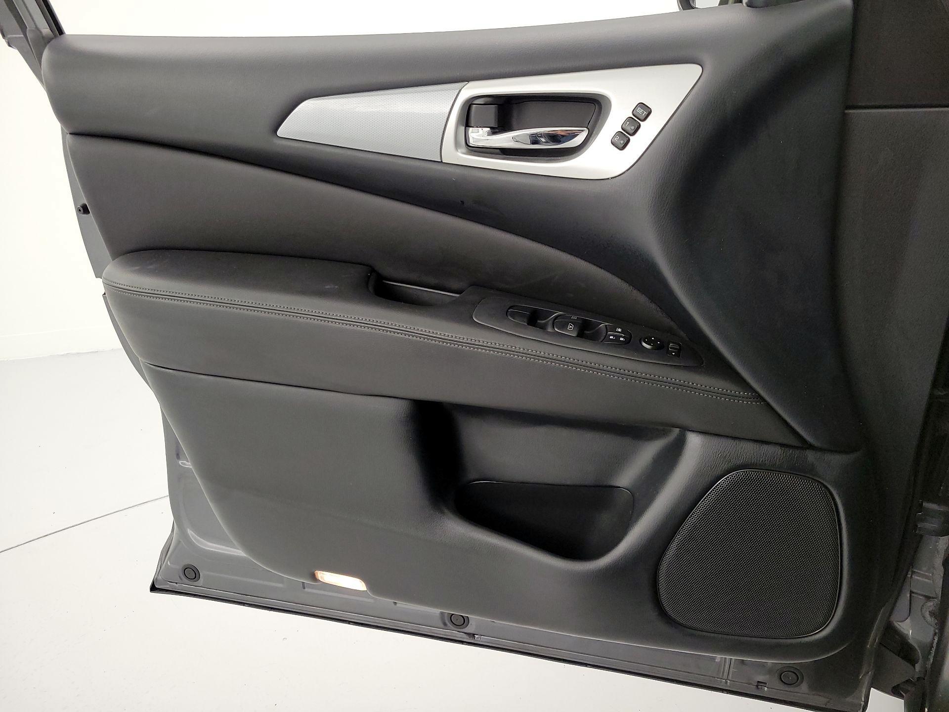 Thumbnail: 2019 Nissan Pathfinder - 12