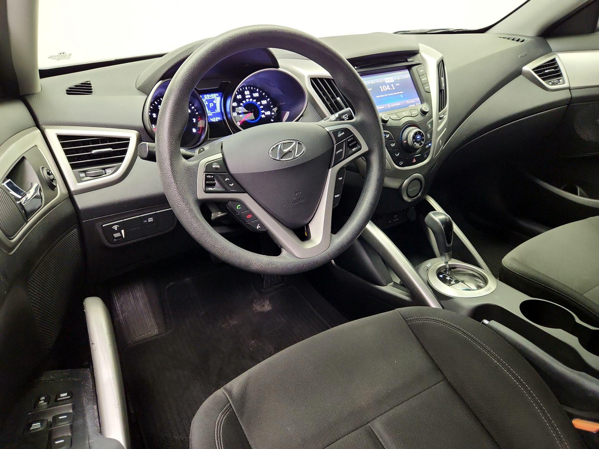 Thumbnail: 2015 Hyundai Veloster - 9