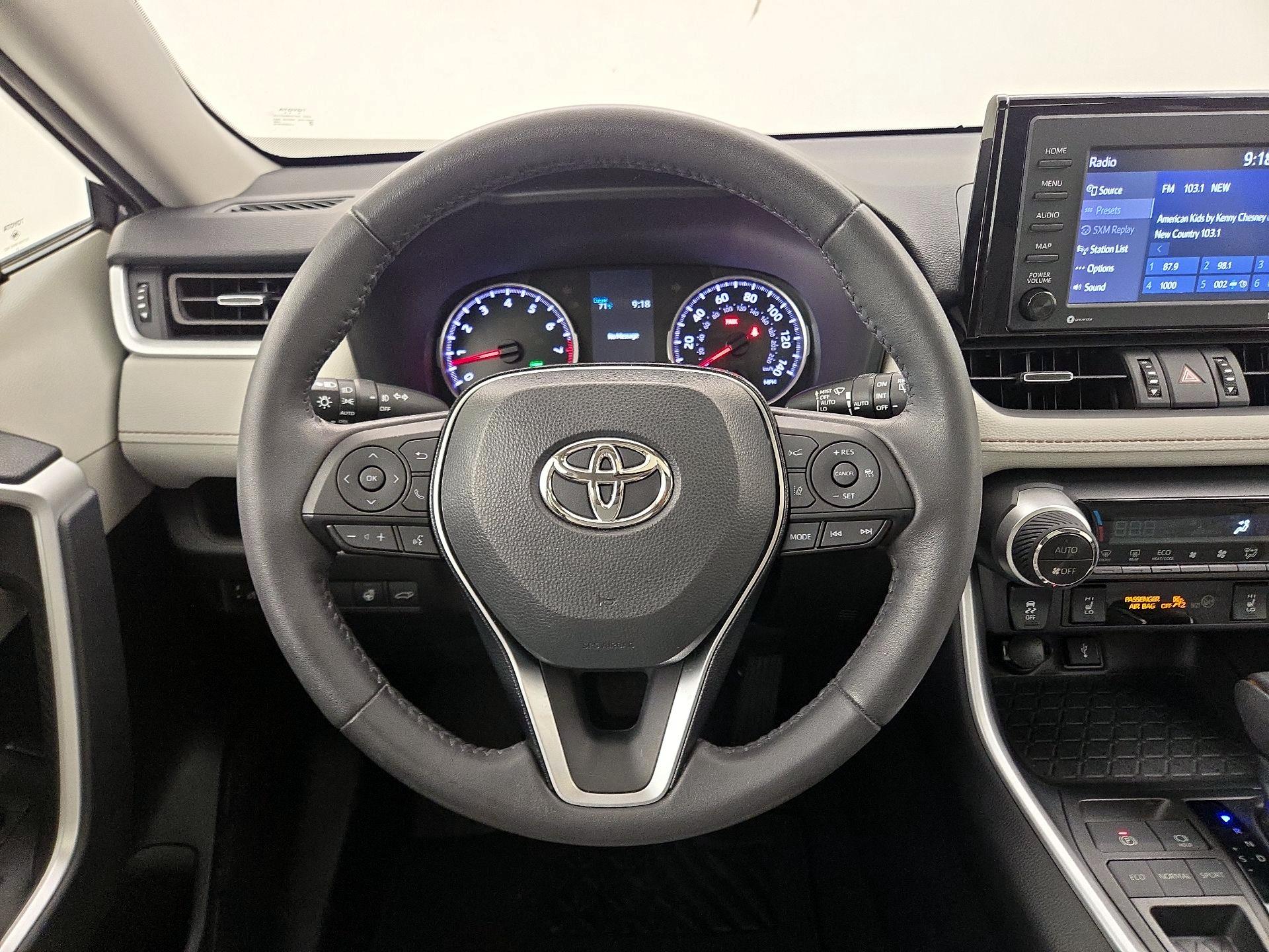 Thumbnail: 2021 Toyota RAV4 - 10