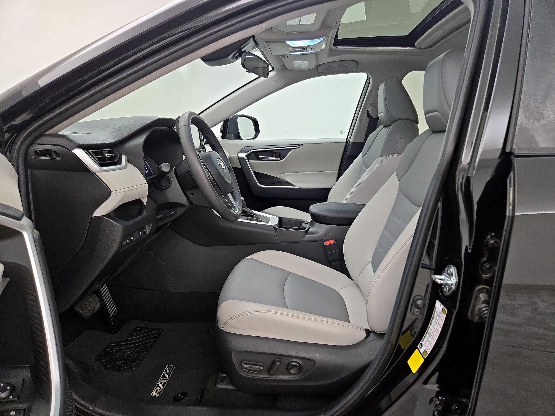 Thumbnail: 2021 Toyota RAV4 - 11