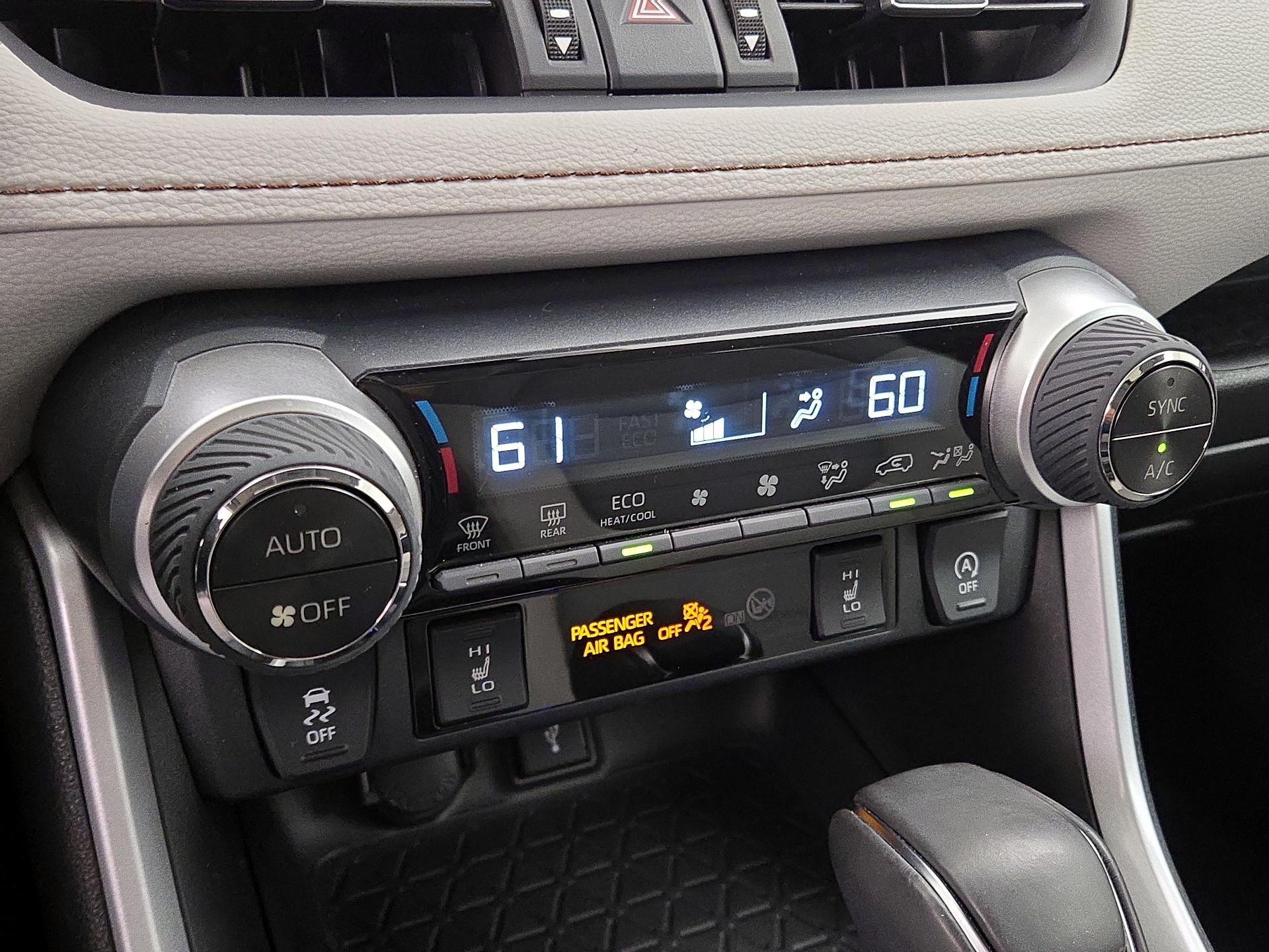 Thumbnail: 2021 Toyota RAV4 - 16