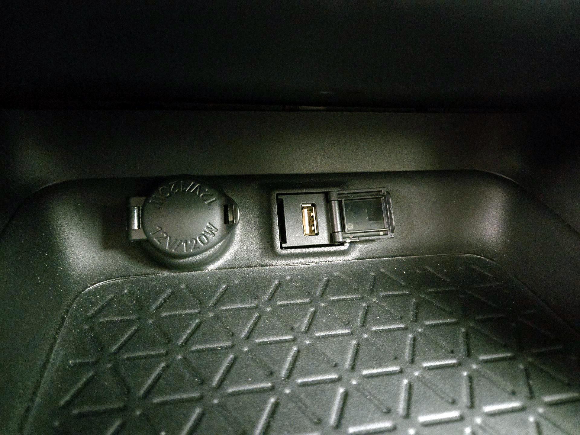 Thumbnail: 2021 Toyota RAV4 - 18