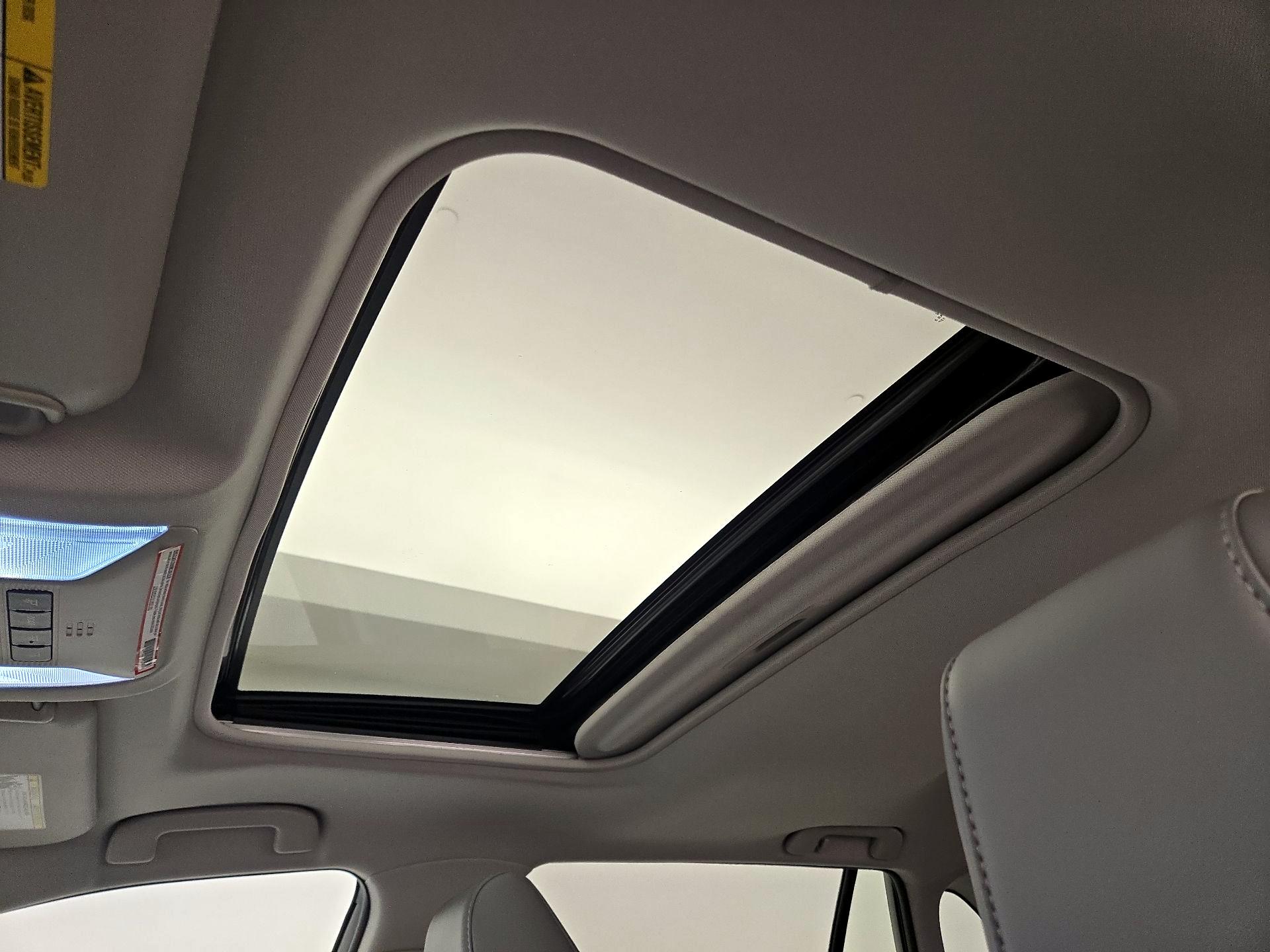 Thumbnail: 2021 Toyota RAV4 - 19