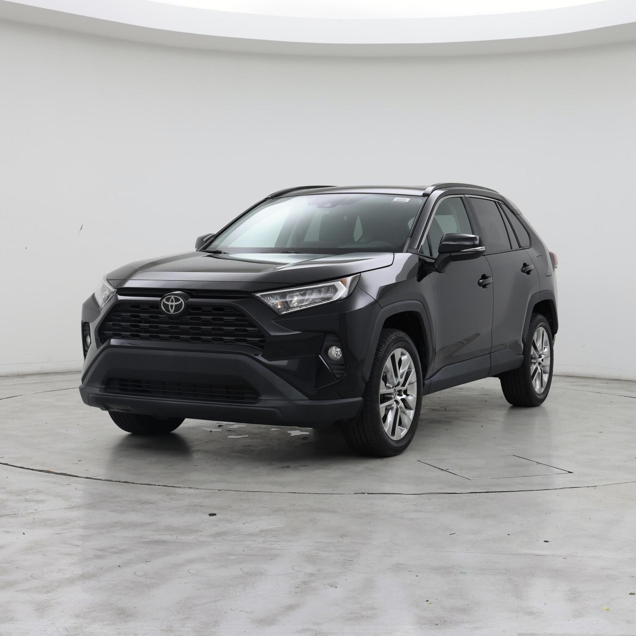 Thumbnail: 2021 Toyota RAV4 - 4