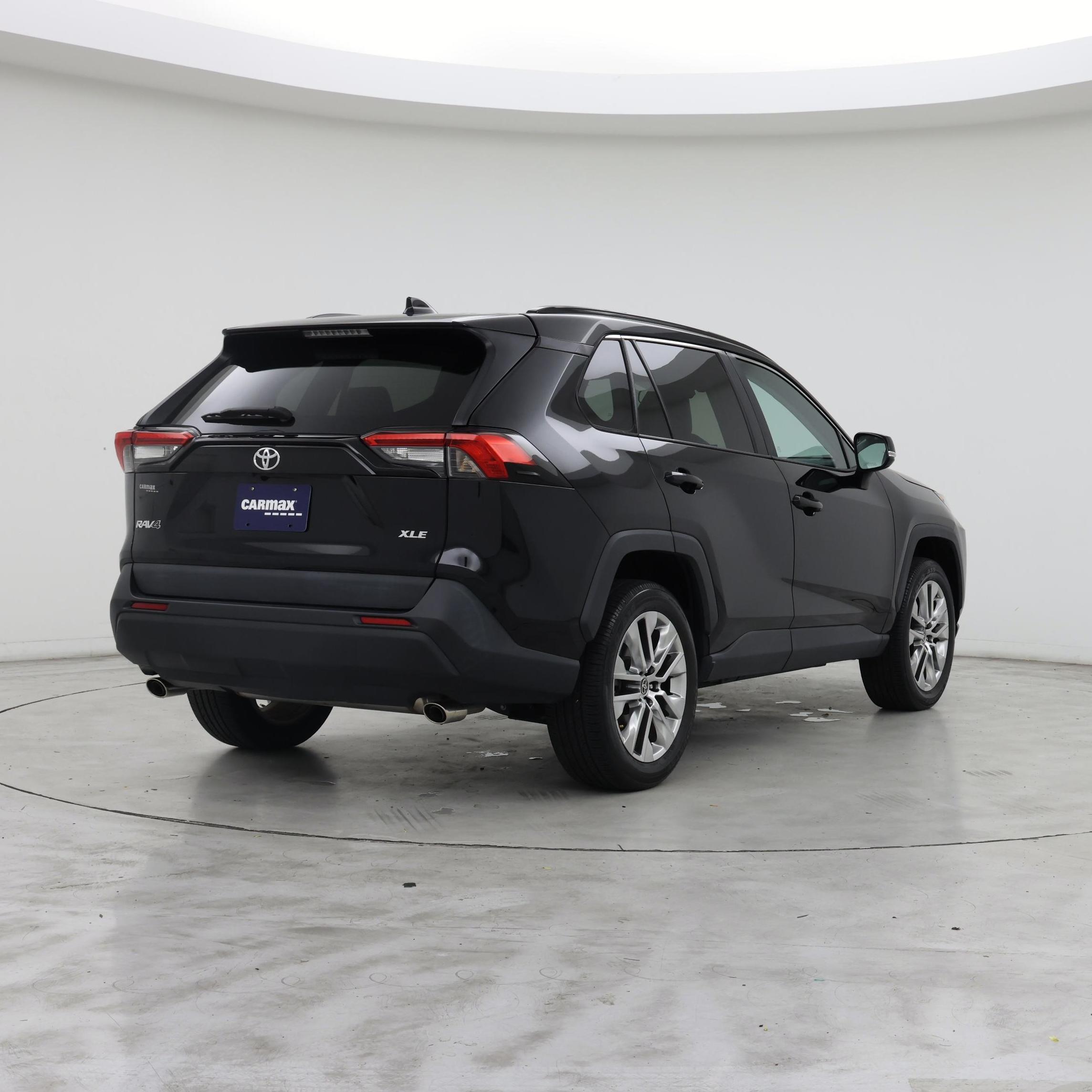 Thumbnail: 2021 Toyota RAV4 - 8