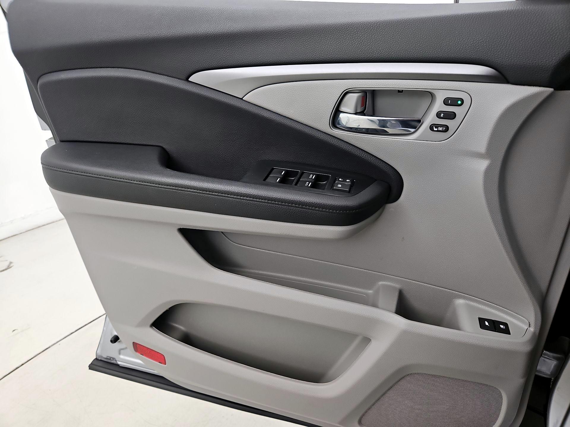 Thumbnail: 2022 Honda Pilot - 12