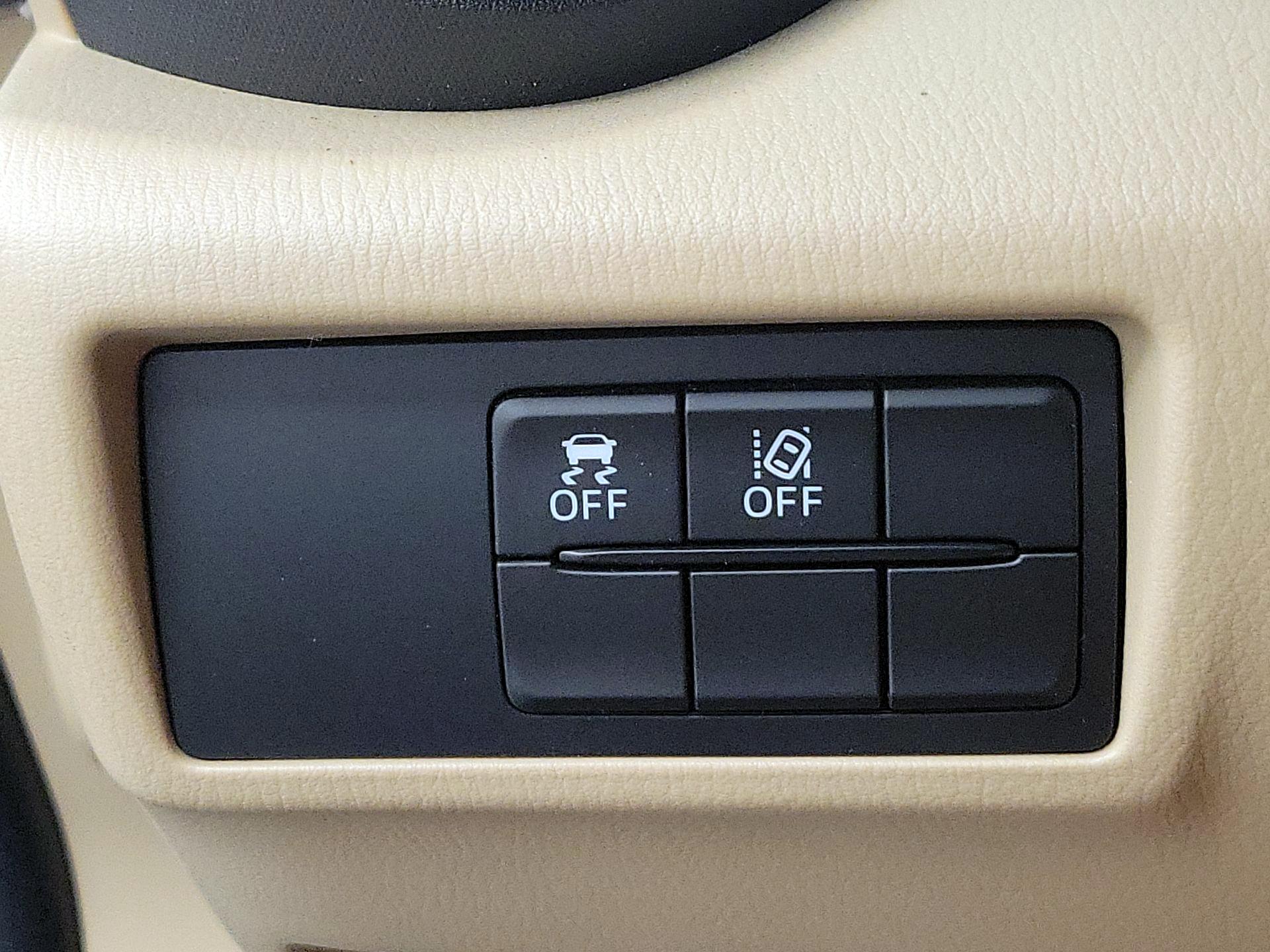 Thumbnail: 2019 Mazda MX-5 Miata - 13