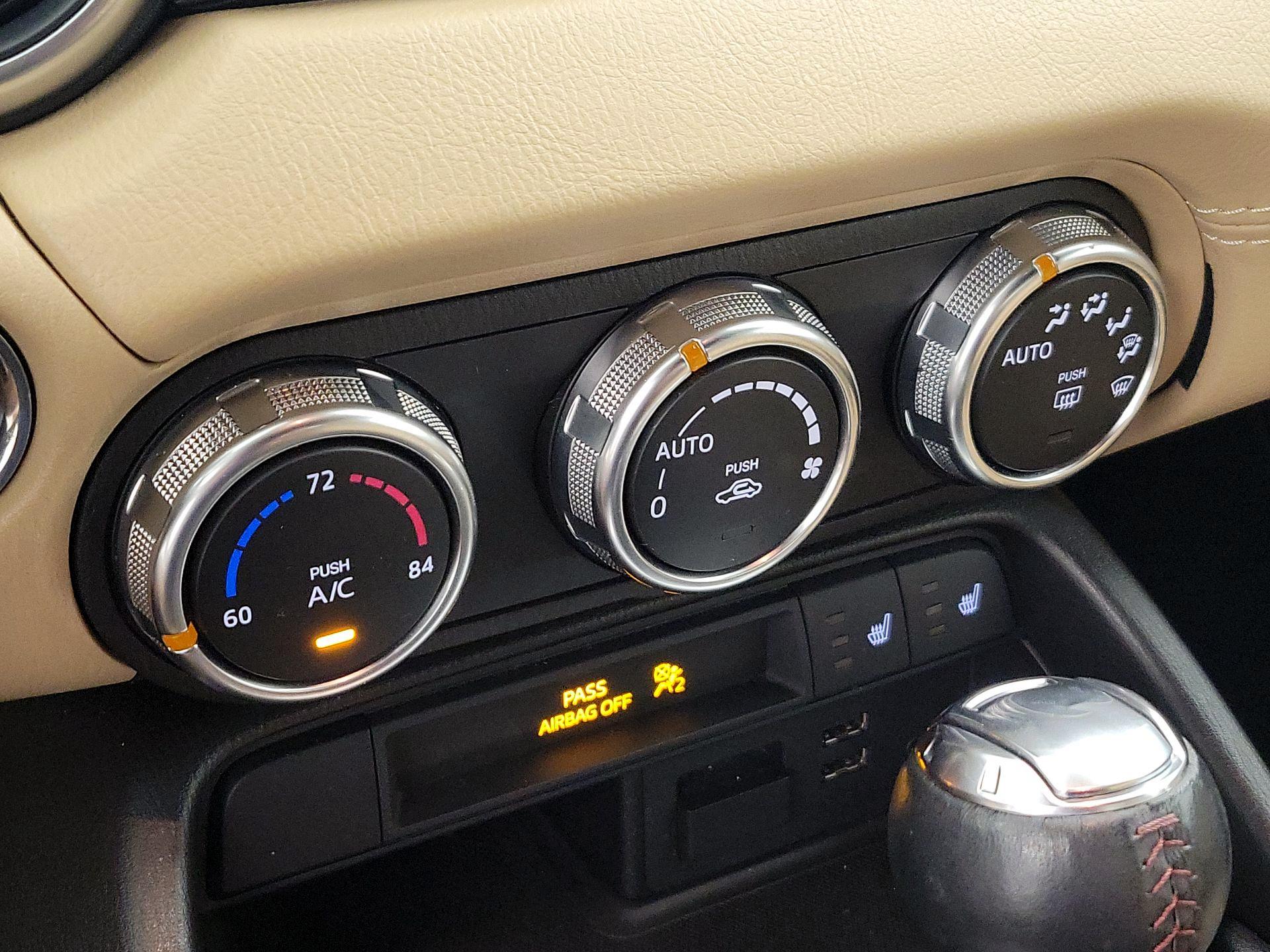 Thumbnail: 2019 Mazda MX-5 Miata - 17