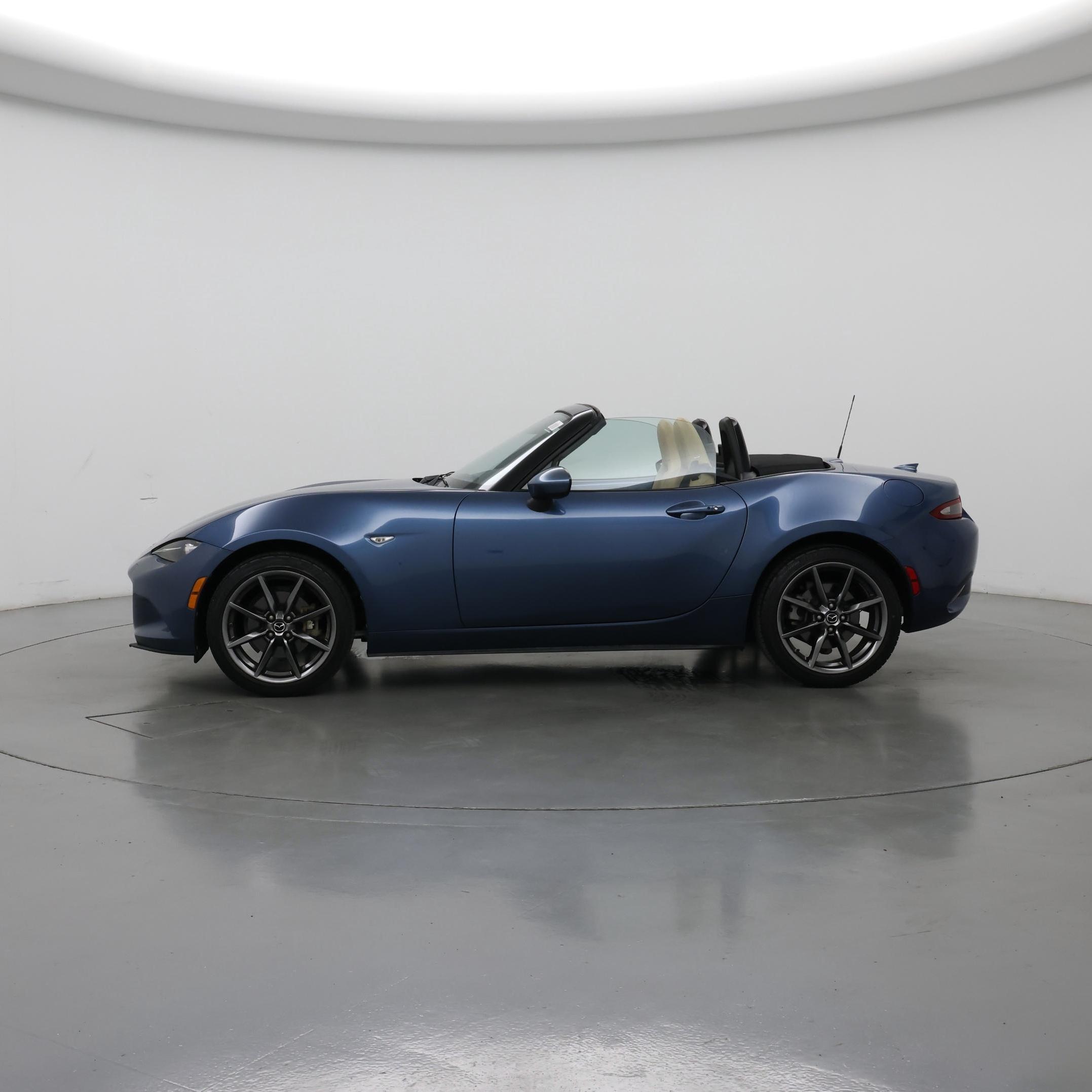 Thumbnail: 2019 Mazda MX-5 Miata - 3