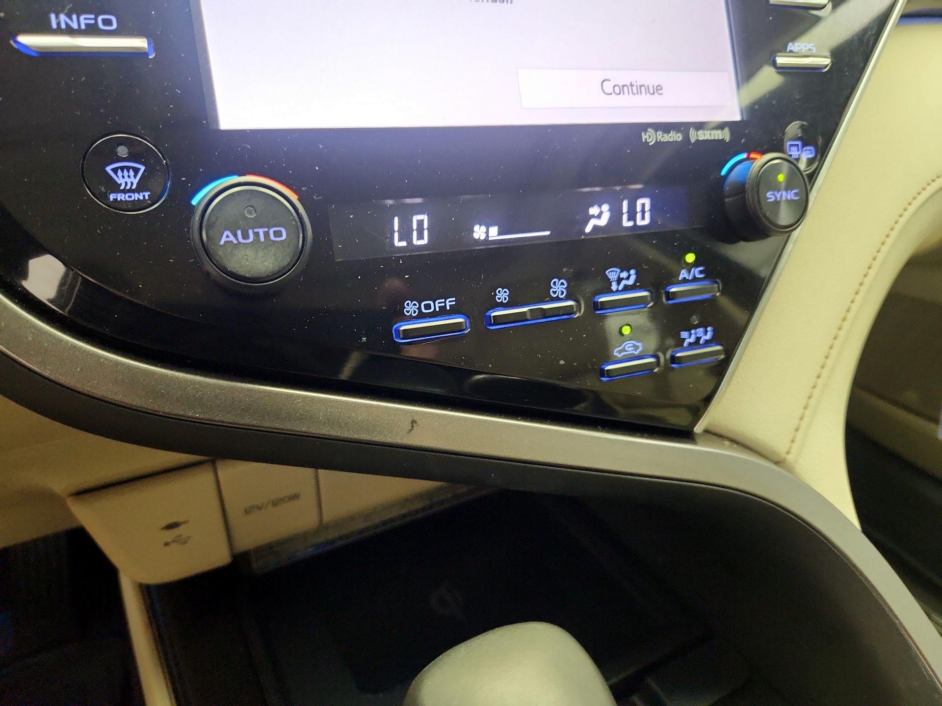 Thumbnail: 2018 Toyota Camry - 16