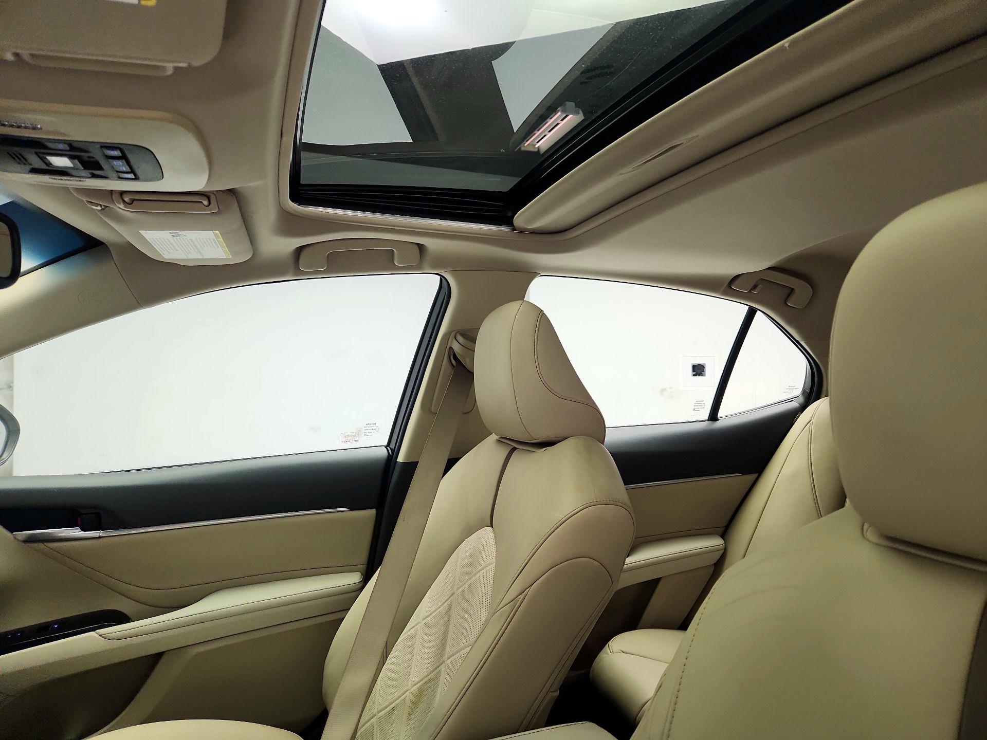 Thumbnail: 2018 Toyota Camry - 19