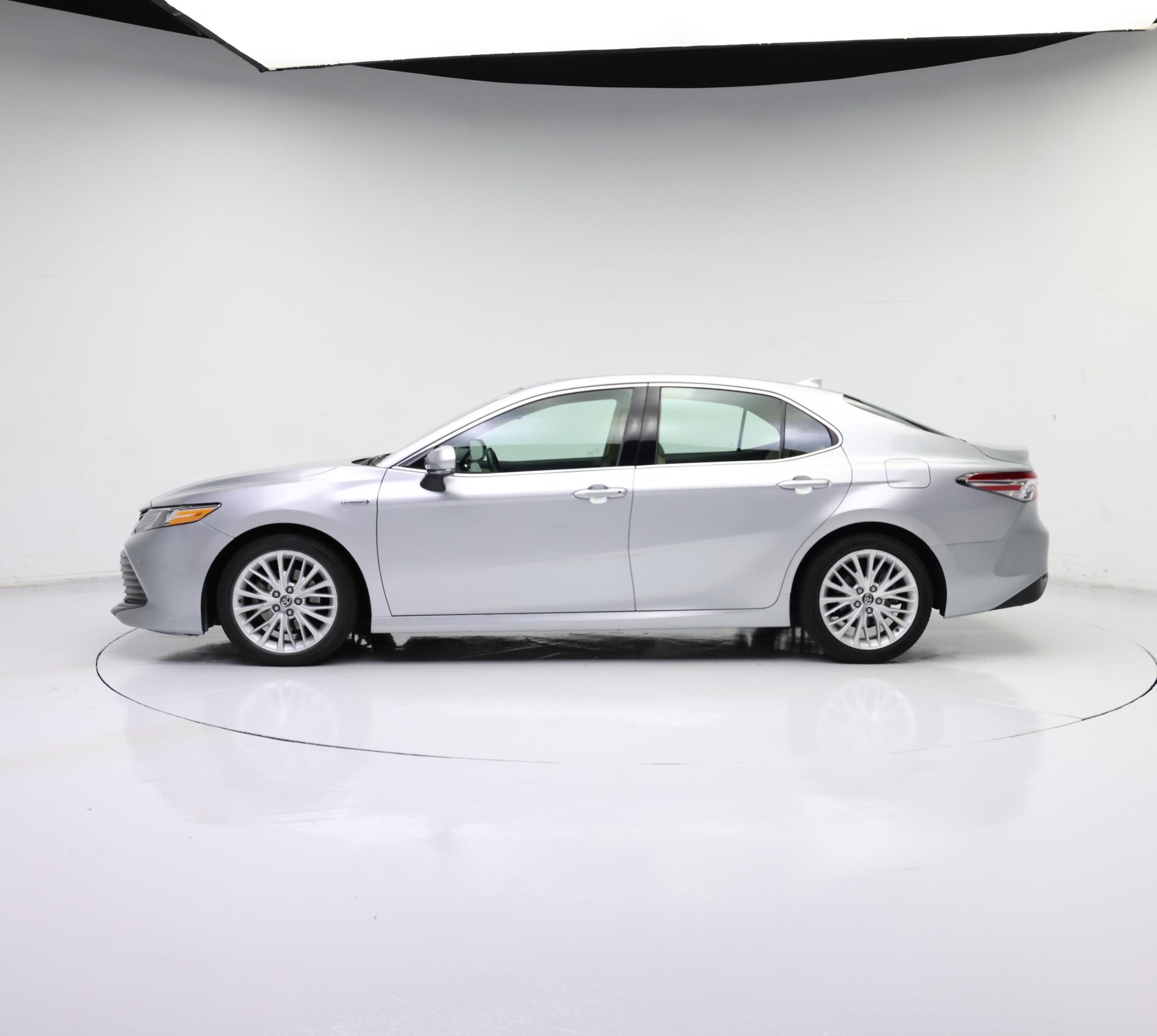 Thumbnail: 2018 Toyota Camry - 3