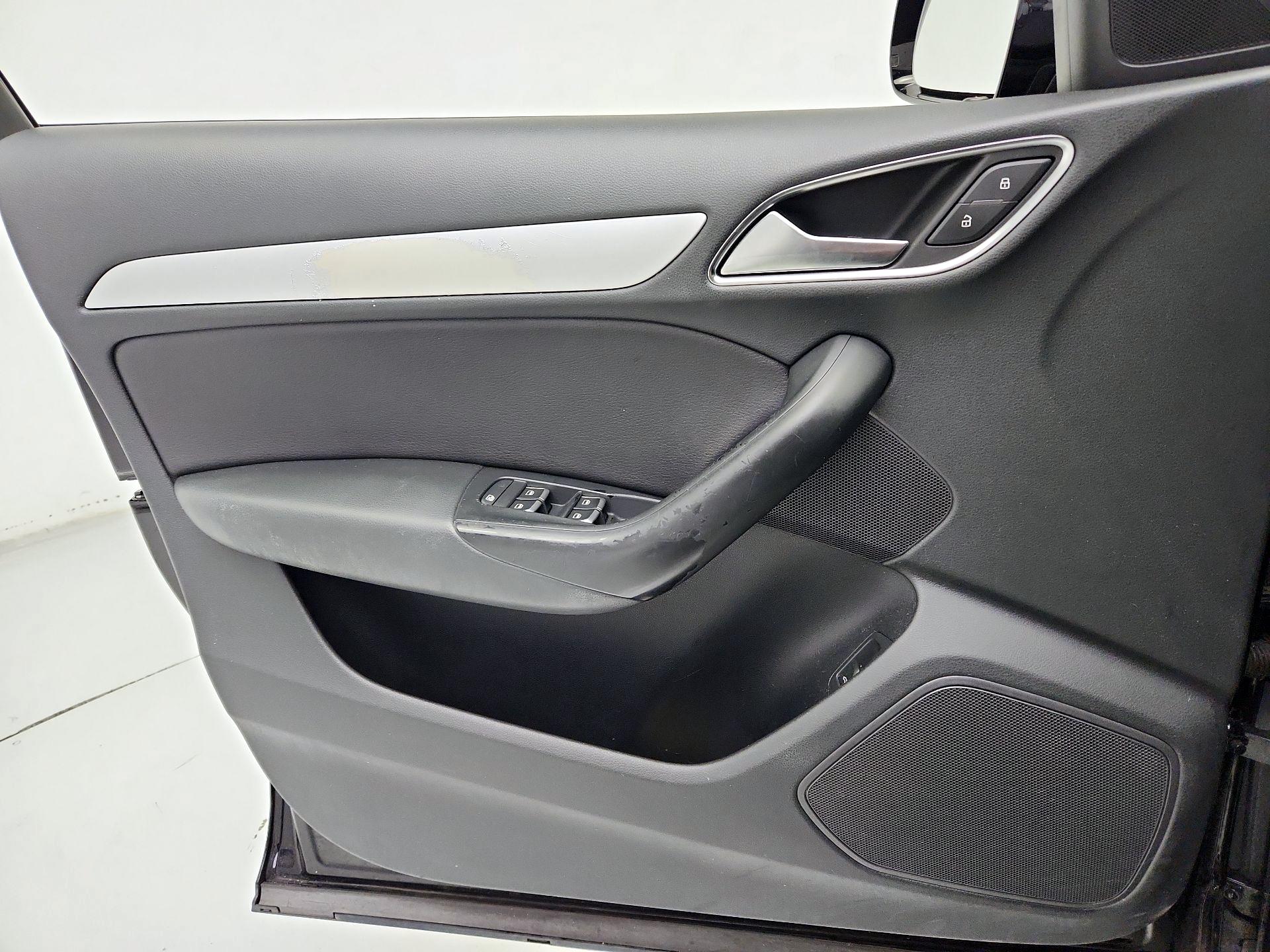 Thumbnail: 2017 Audi Q3 - 12