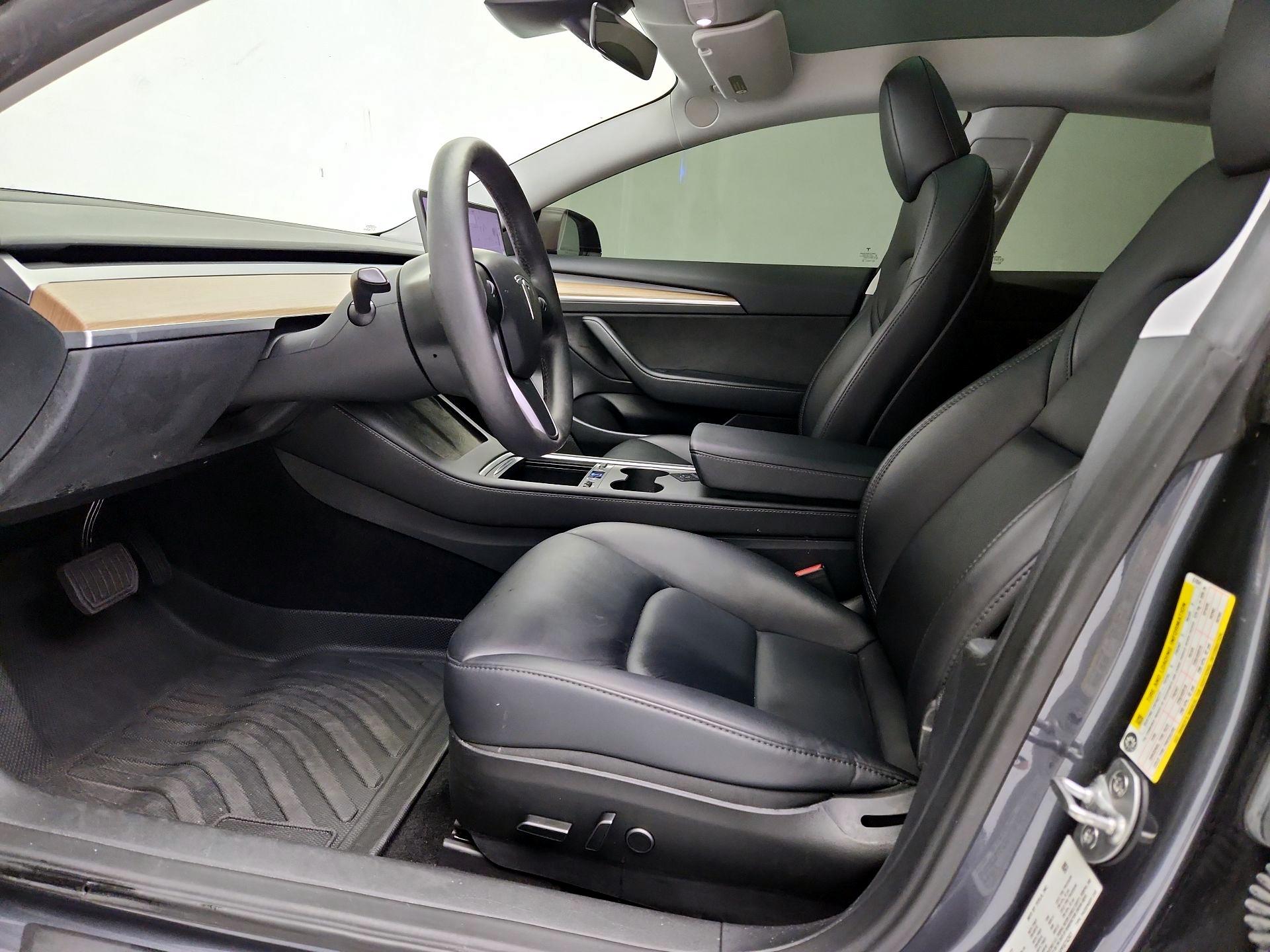 Thumbnail: 2023 Tesla Model 3 - 11