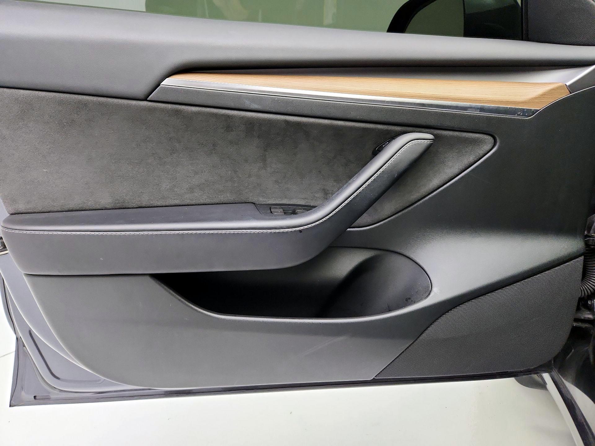 Thumbnail: 2023 Tesla Model 3 - 12