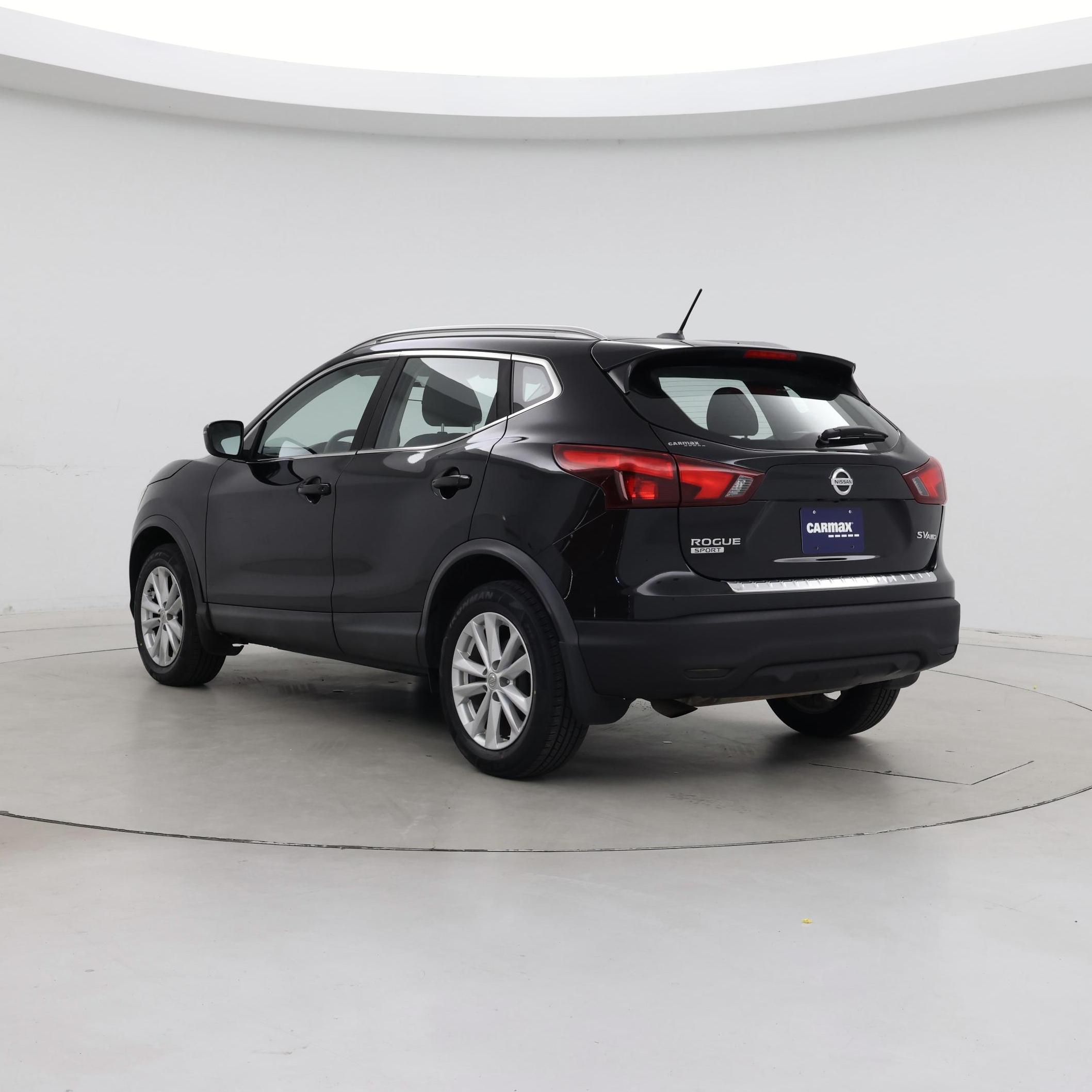 Thumbnail: 2017 Nissan Rogue Sport - 2