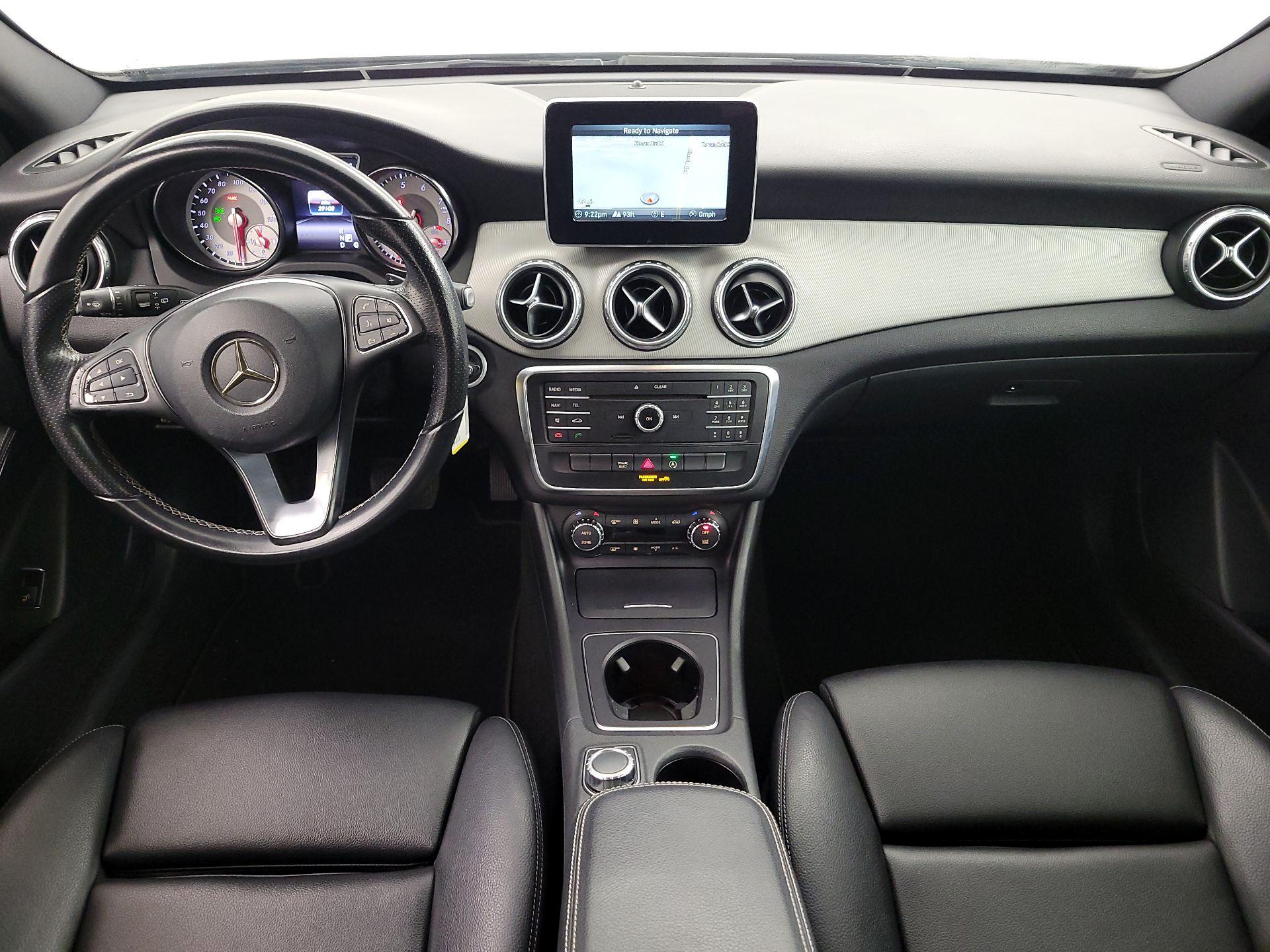 Thumbnail: 2016 Mercedes-Benz GLA - 9