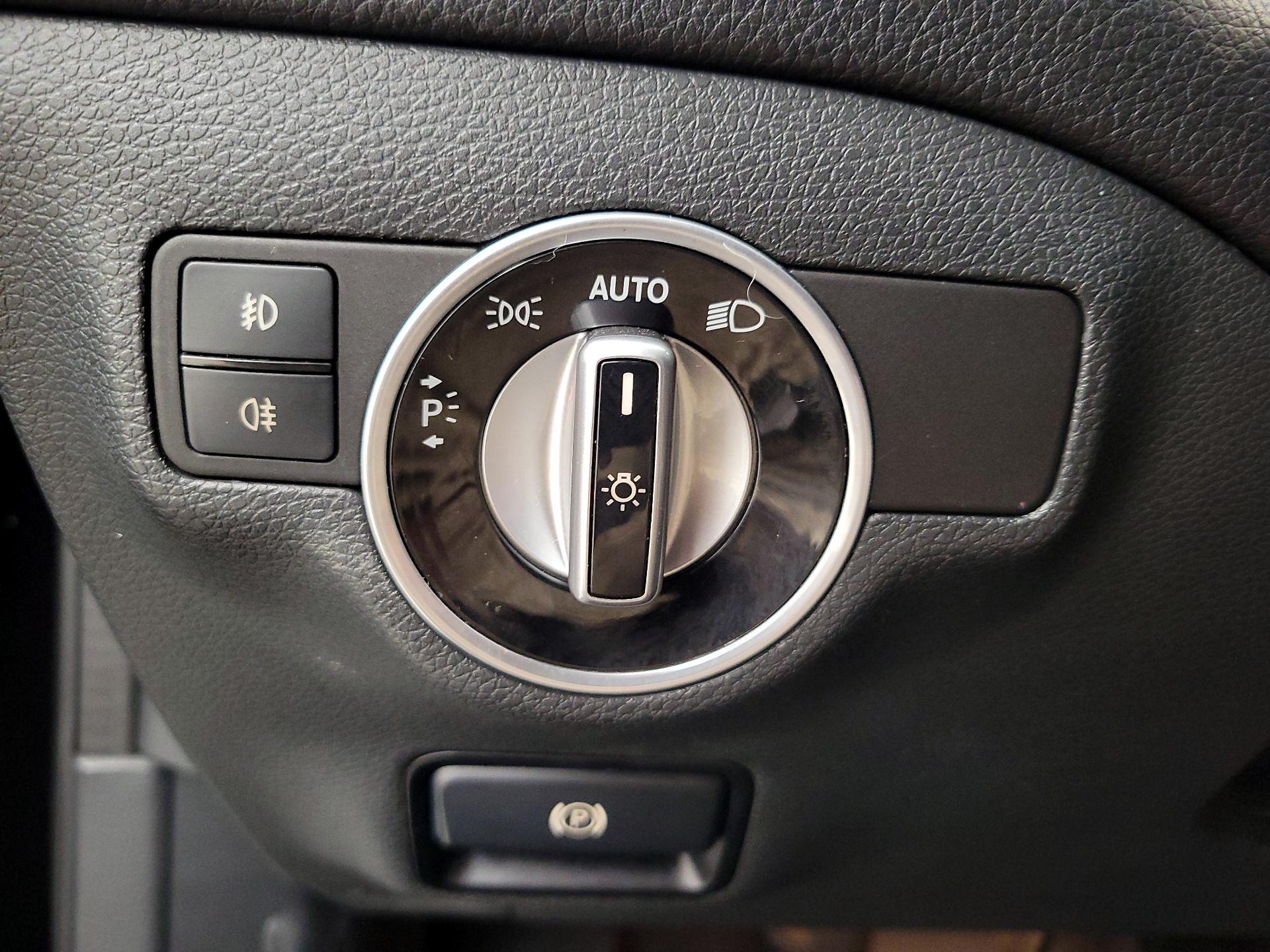 Thumbnail: 2016 Mercedes-Benz GLA - 13