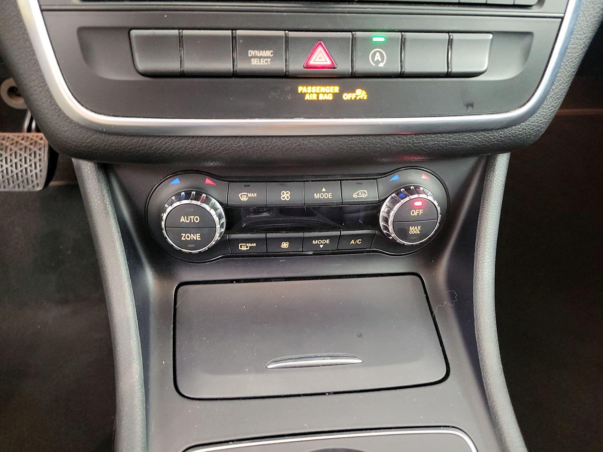 Thumbnail: 2016 Mercedes-Benz GLA - 17