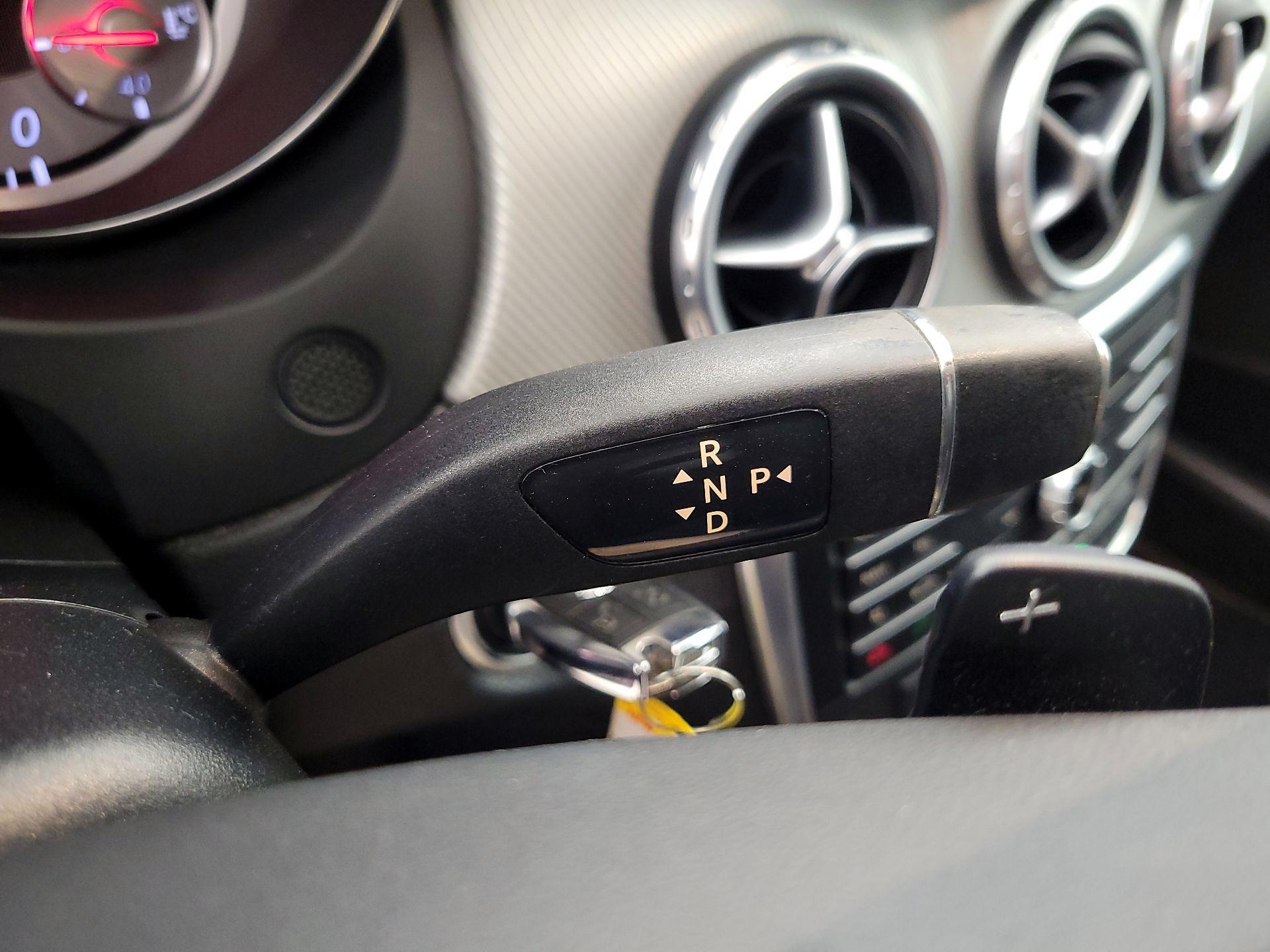 Thumbnail: 2016 Mercedes-Benz GLA - 18