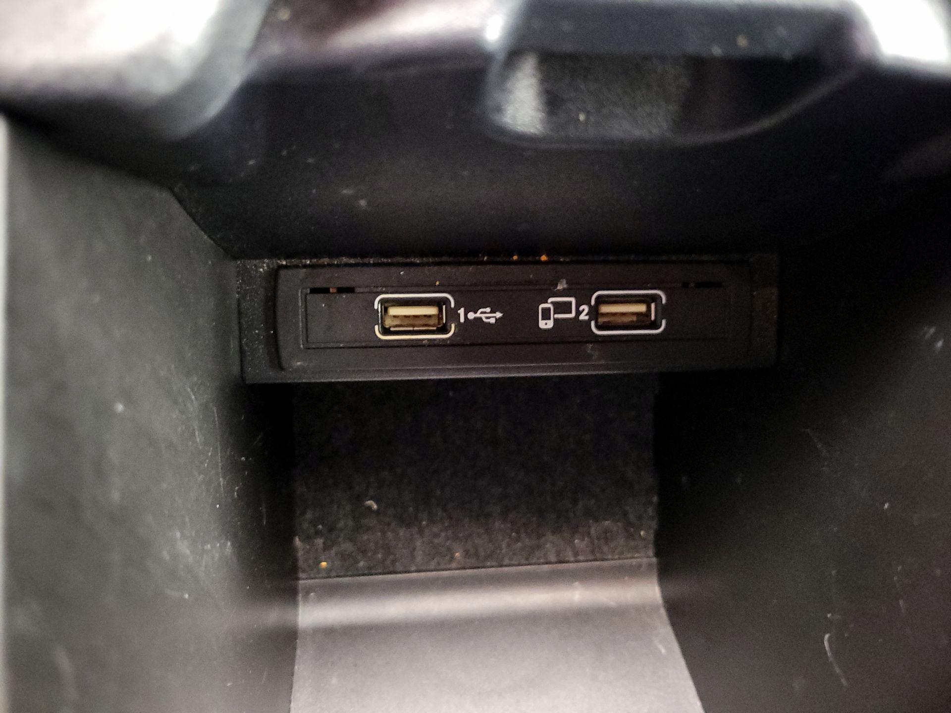 Thumbnail: 2016 Mercedes-Benz GLA - 19