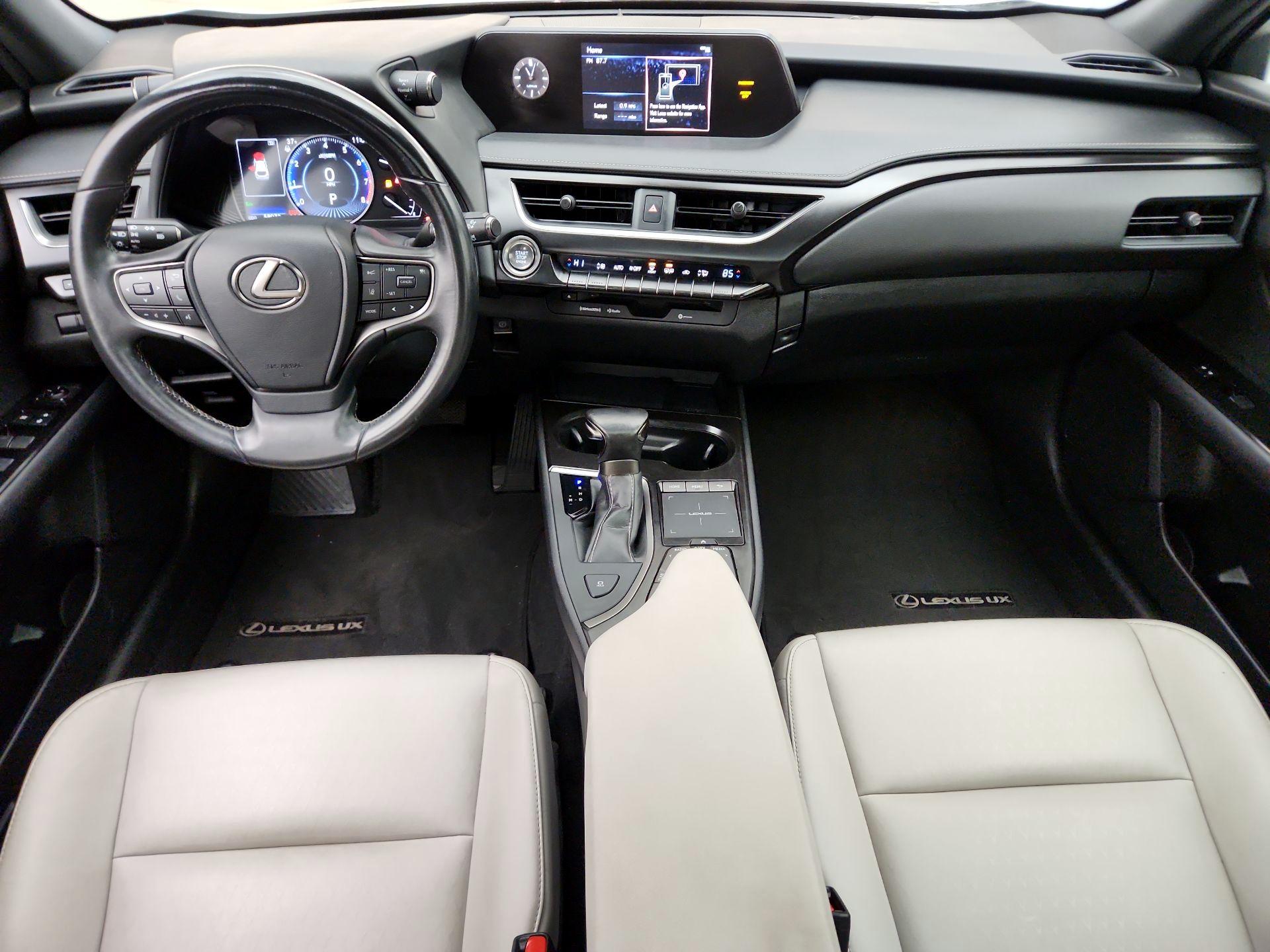 Thumbnail: 2022 Lexus UX - 9