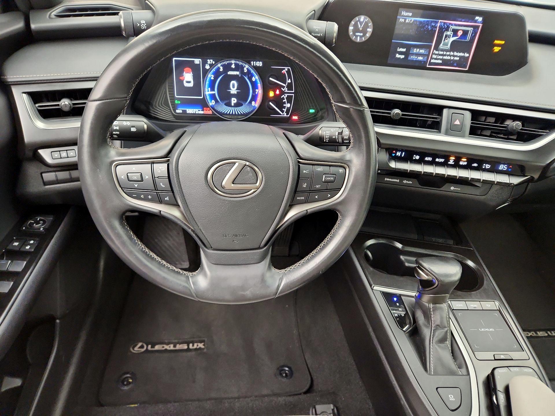 Thumbnail: 2022 Lexus UX - 10