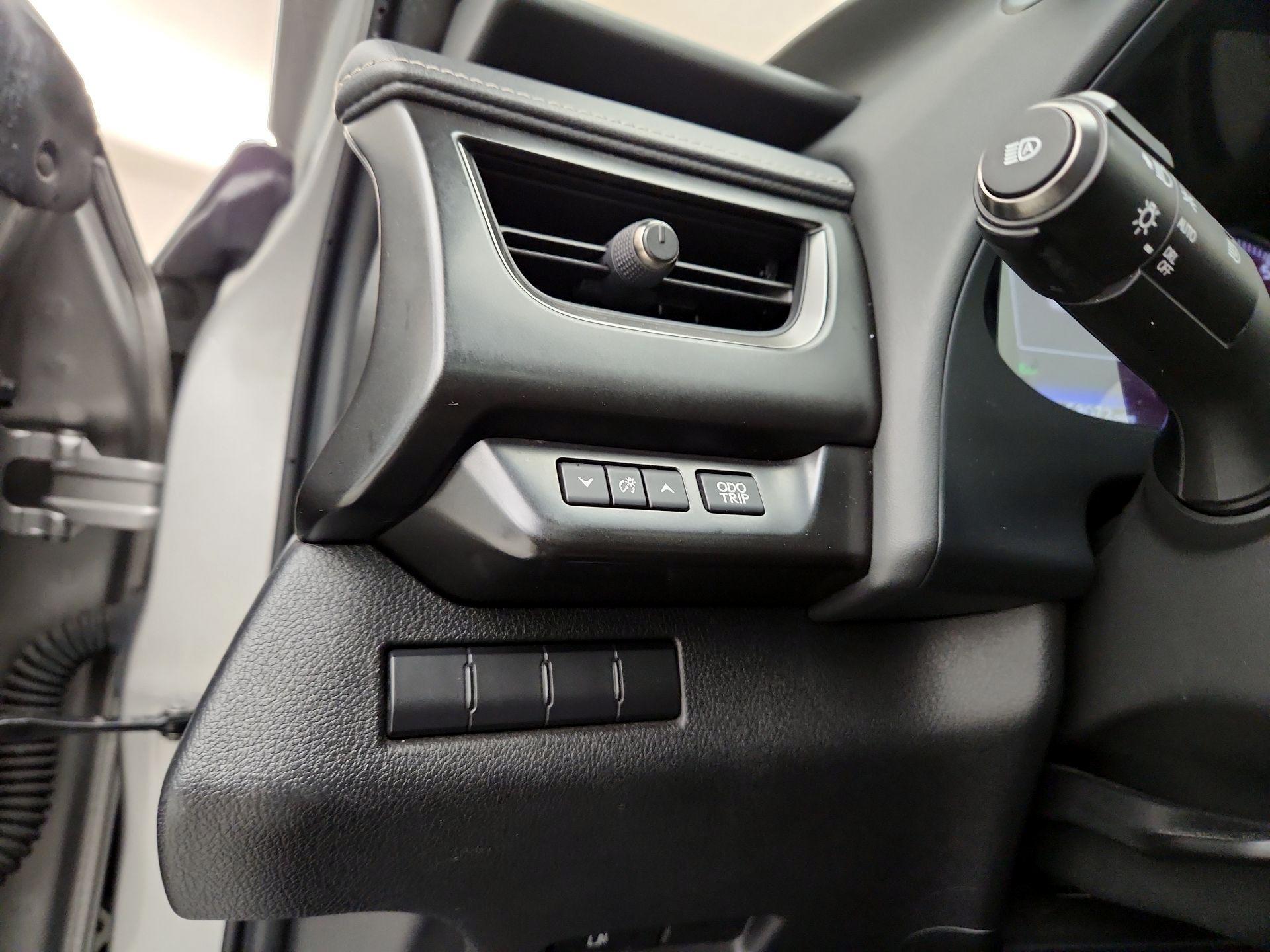 Thumbnail: 2022 Lexus UX - 13