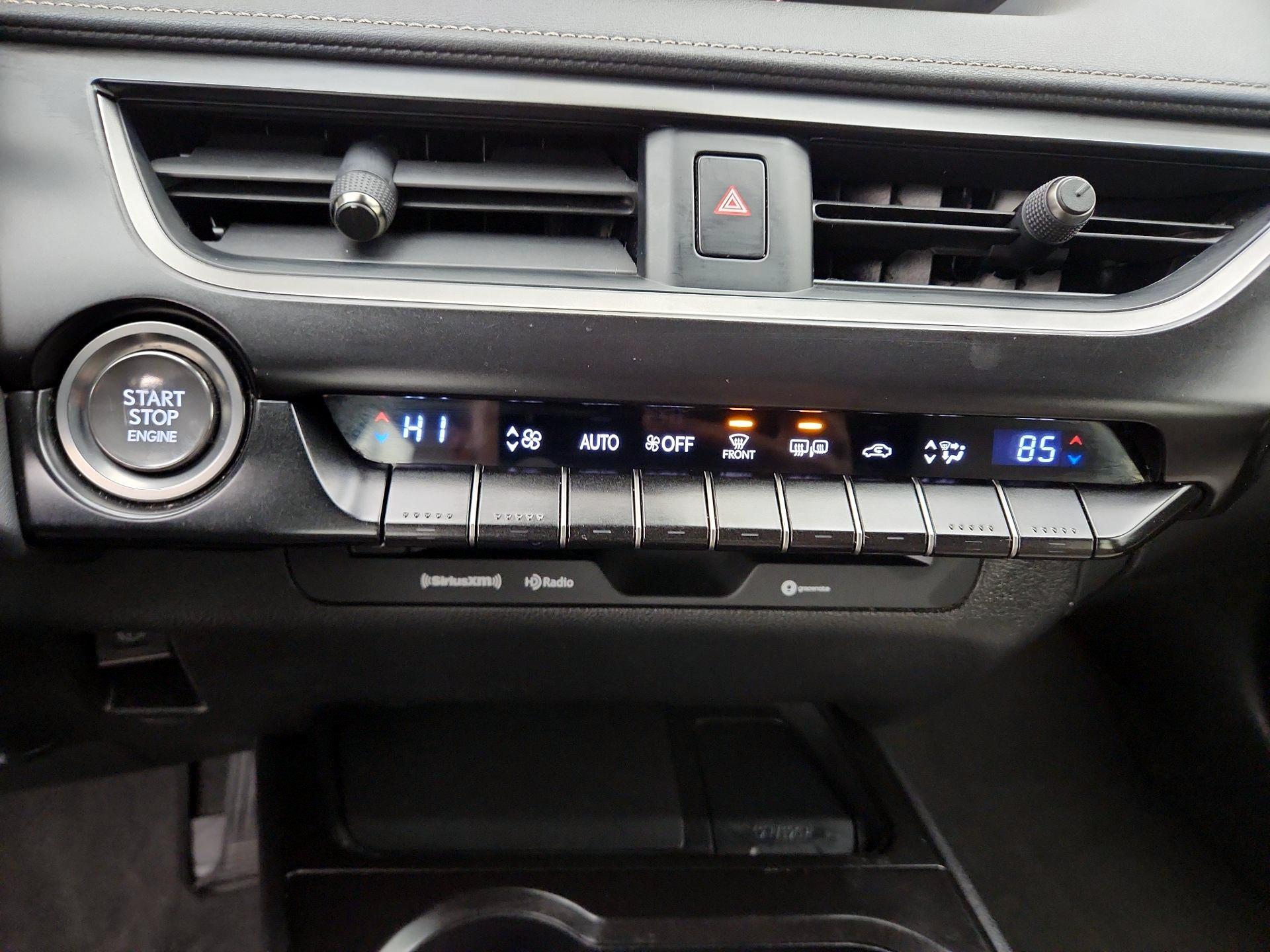 Thumbnail: 2022 Lexus UX - 16