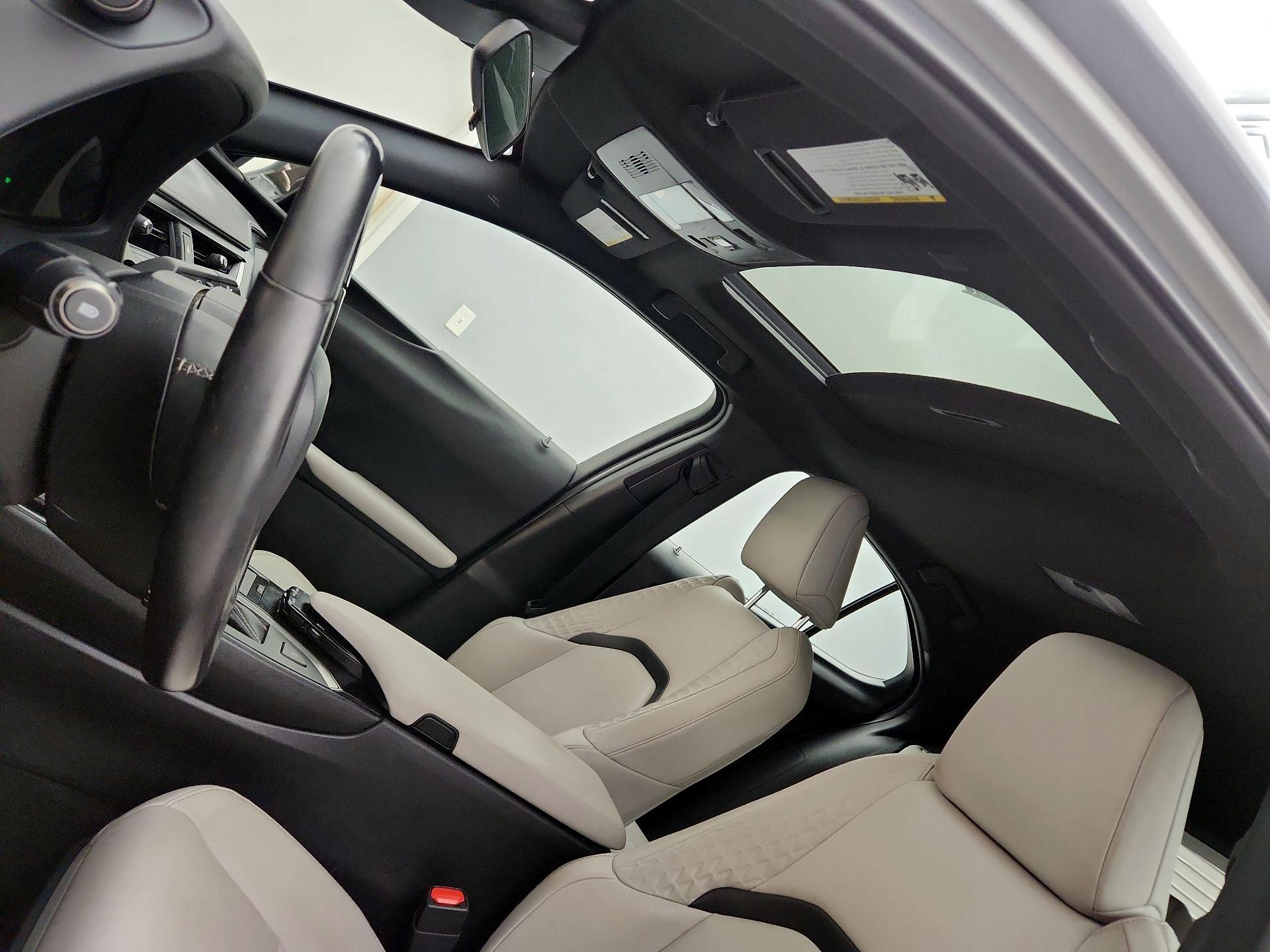 Thumbnail: 2022 Lexus UX - 19