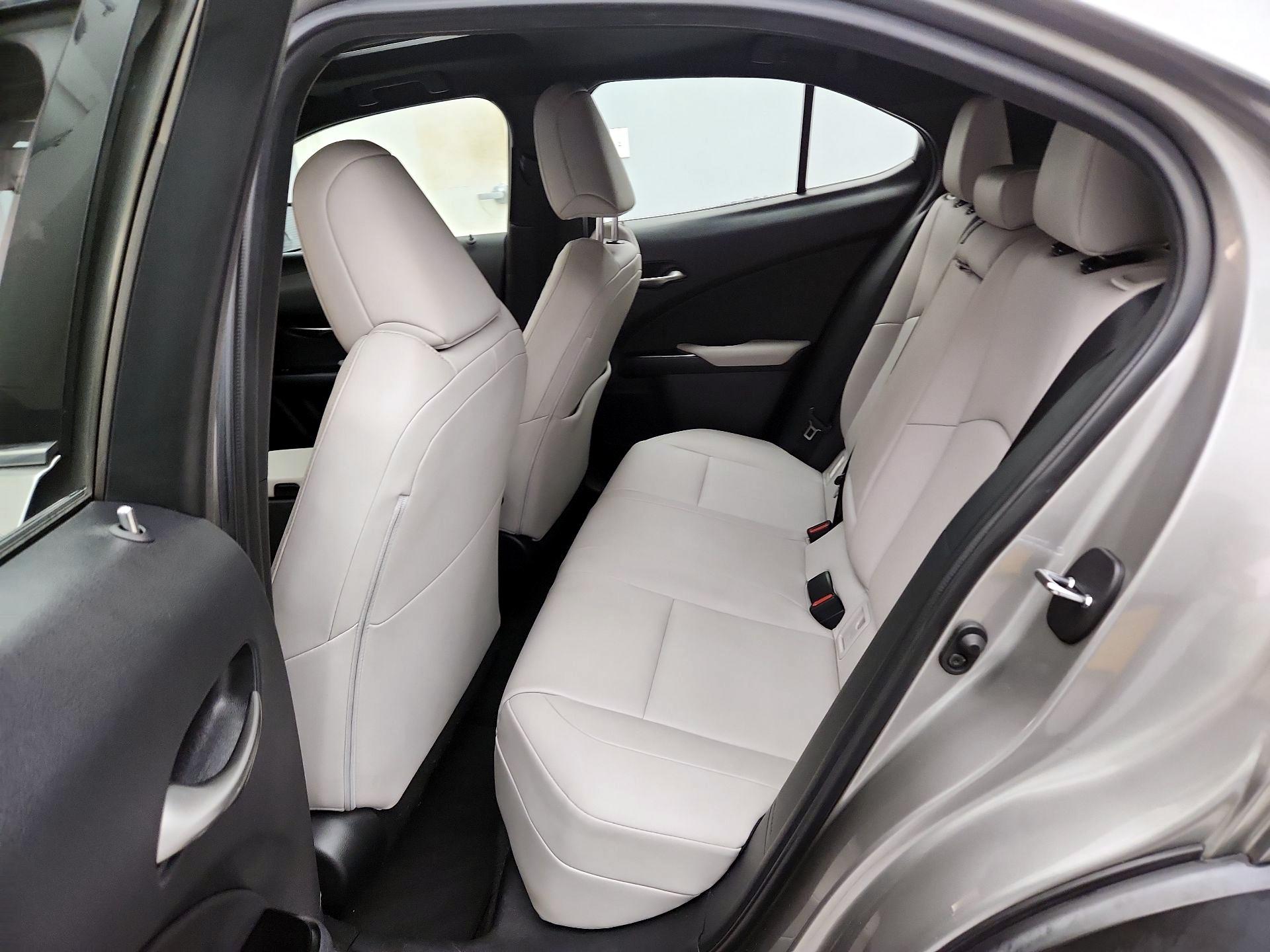 Thumbnail: 2022 Lexus UX - 20