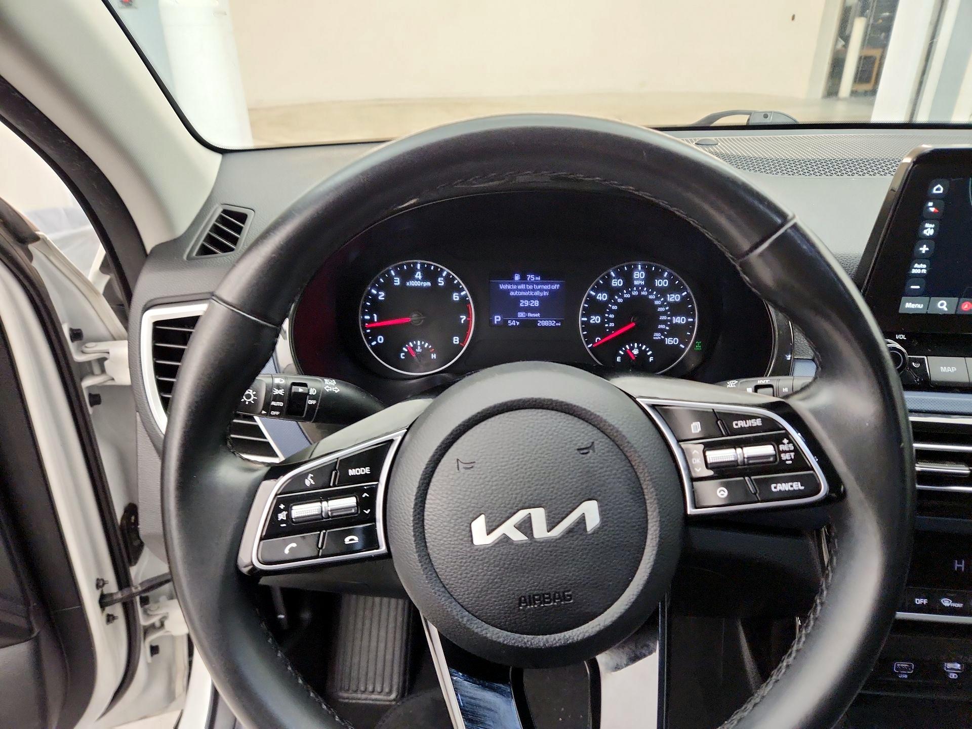 Thumbnail: 2022 Kia Seltos - 10