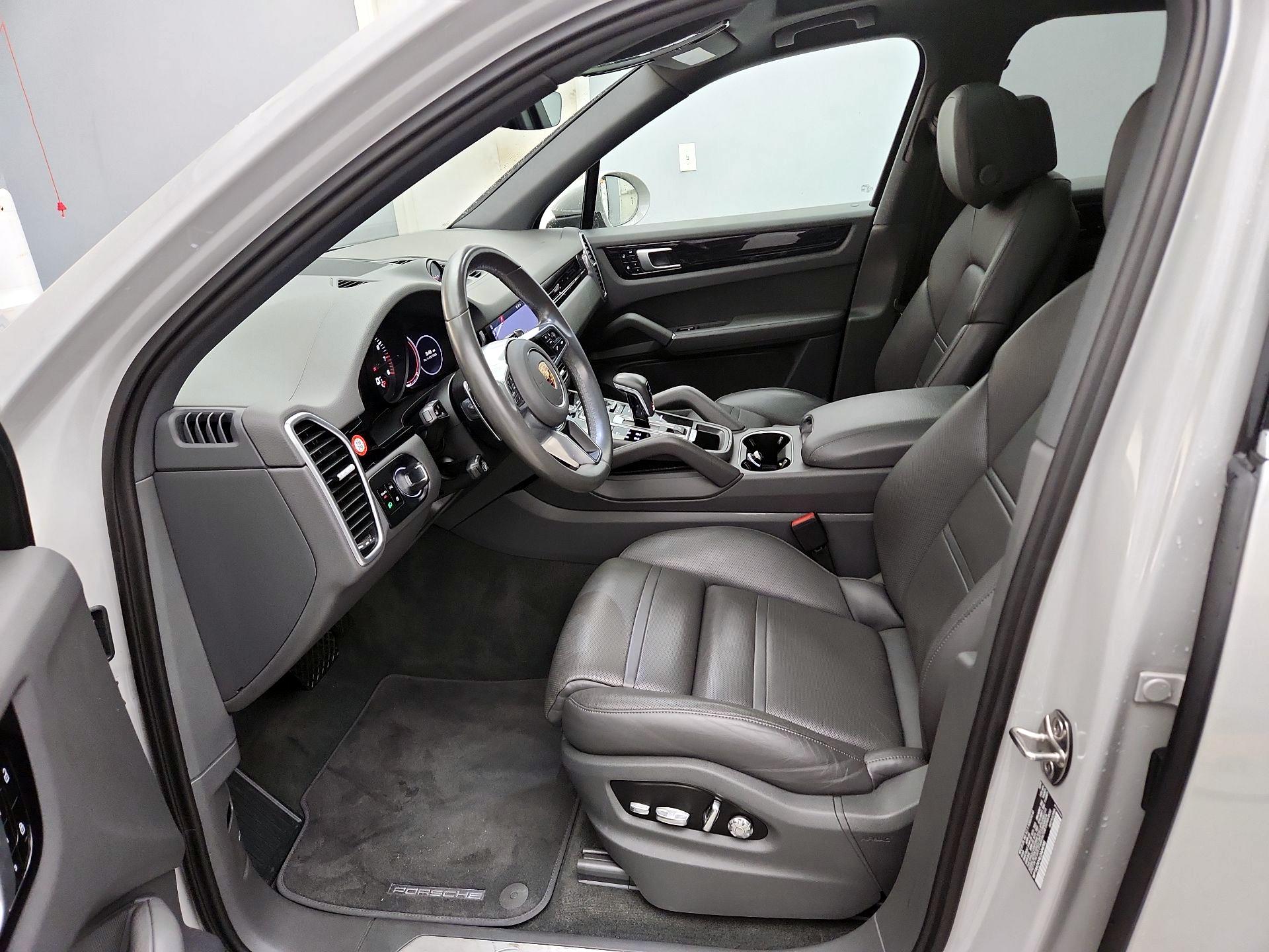 Thumbnail: 2020 Porsche Cayenne - 11