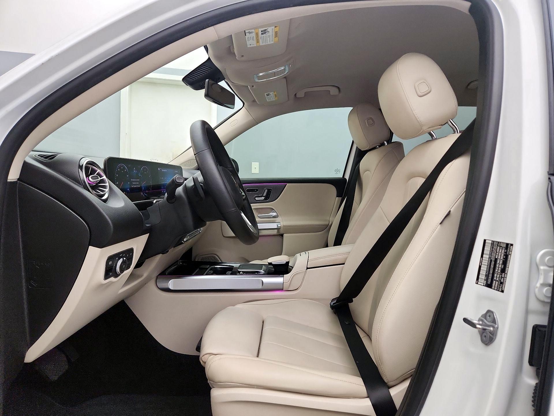 Thumbnail: 2021 Mercedes-Benz GLB - 11