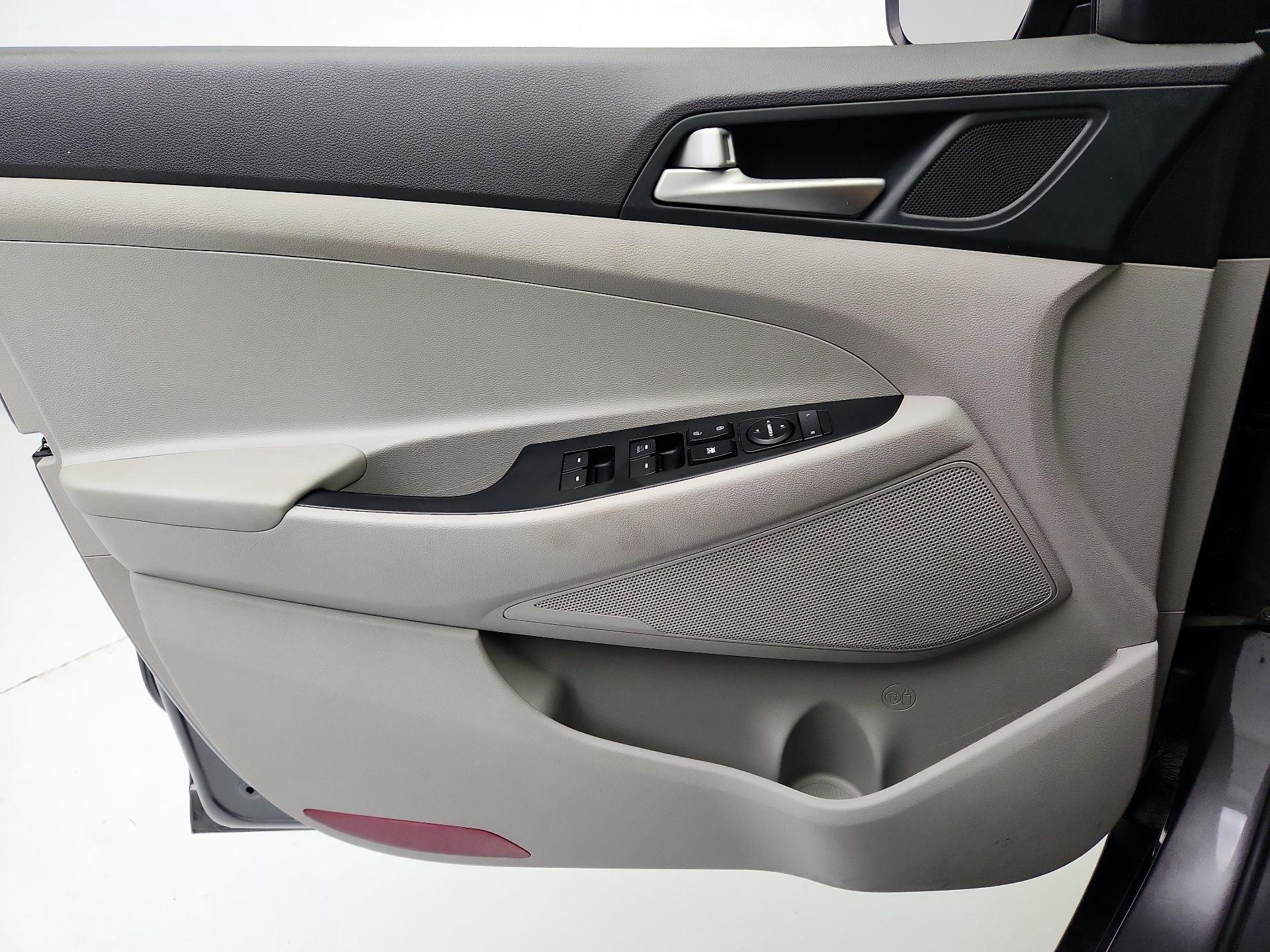 Thumbnail: 2020 Hyundai Tucson - 12