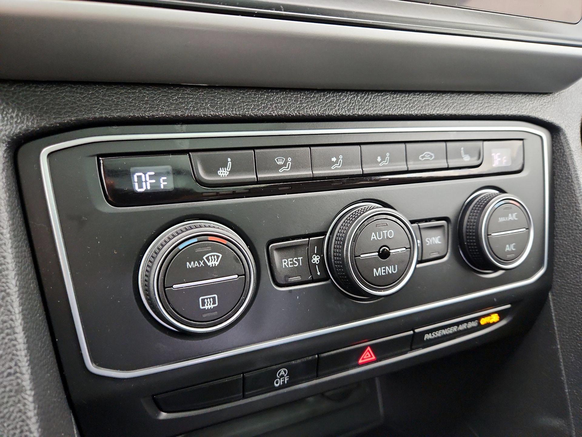 Thumbnail: 2021 Volkswagen Atlas - 16