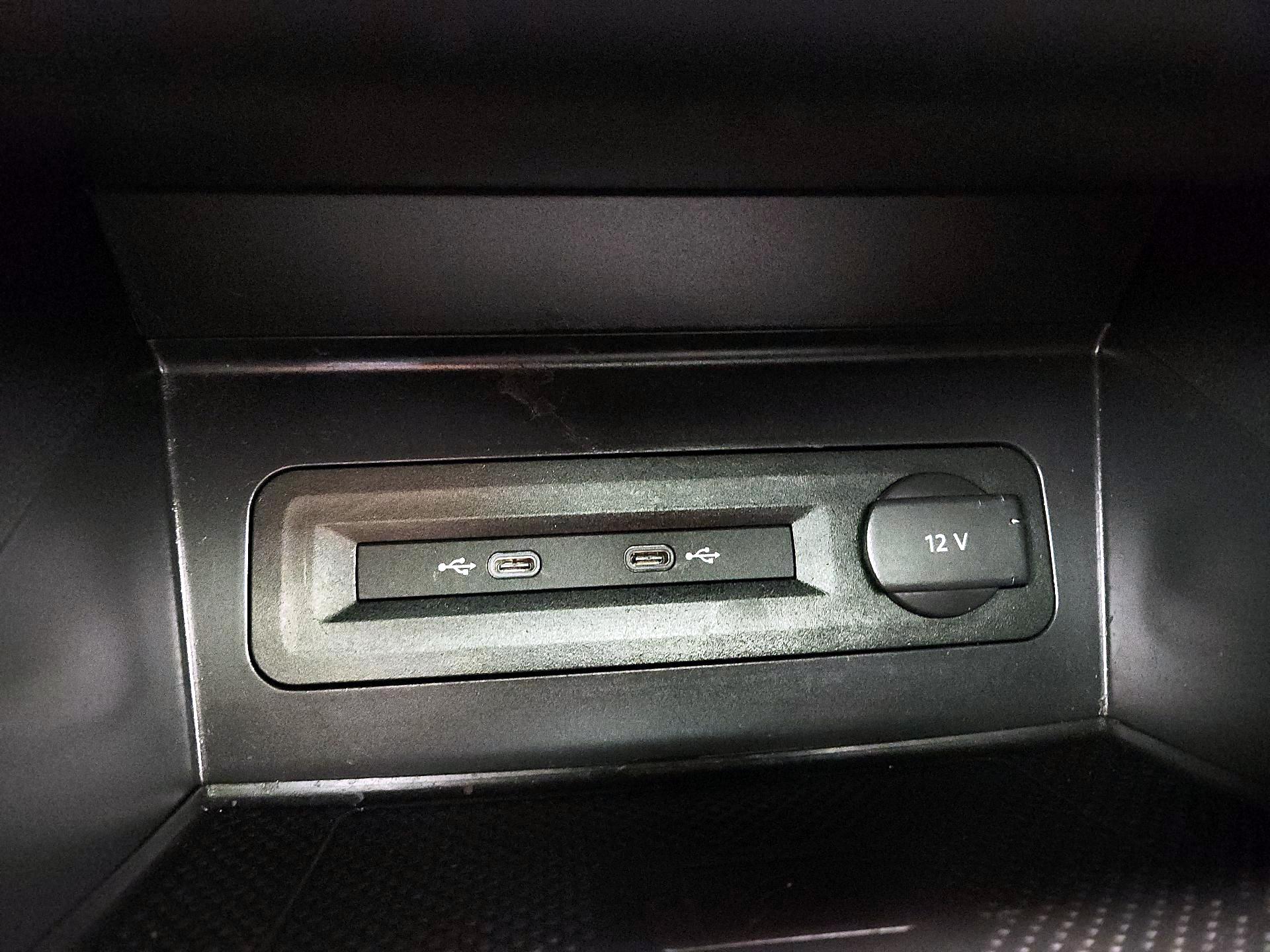 Thumbnail: 2021 Volkswagen Atlas - 18