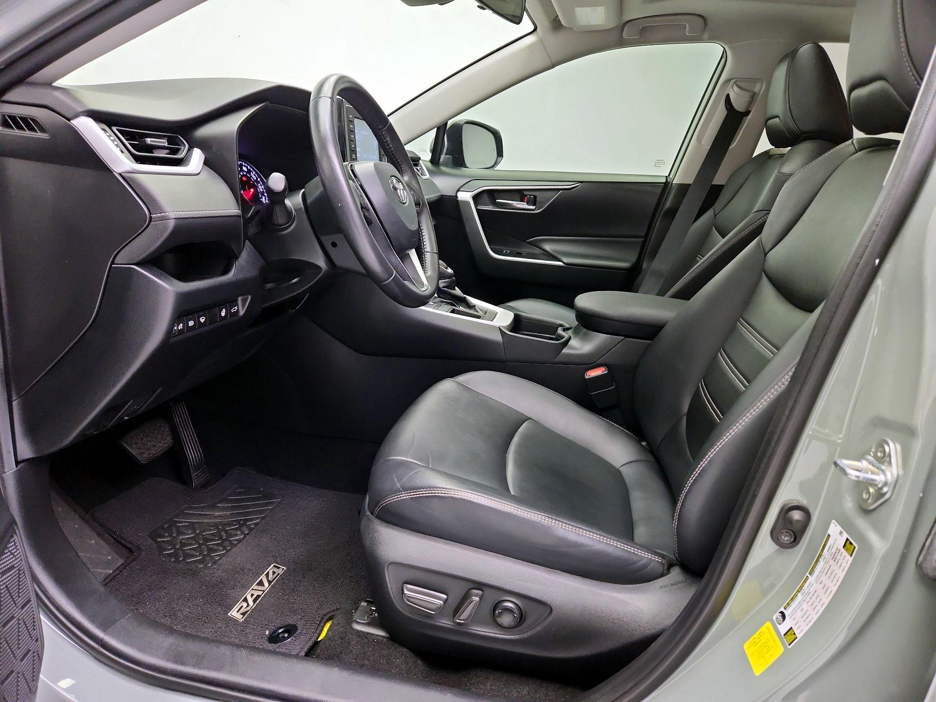 Thumbnail: 2020 Toyota RAV4 - 11