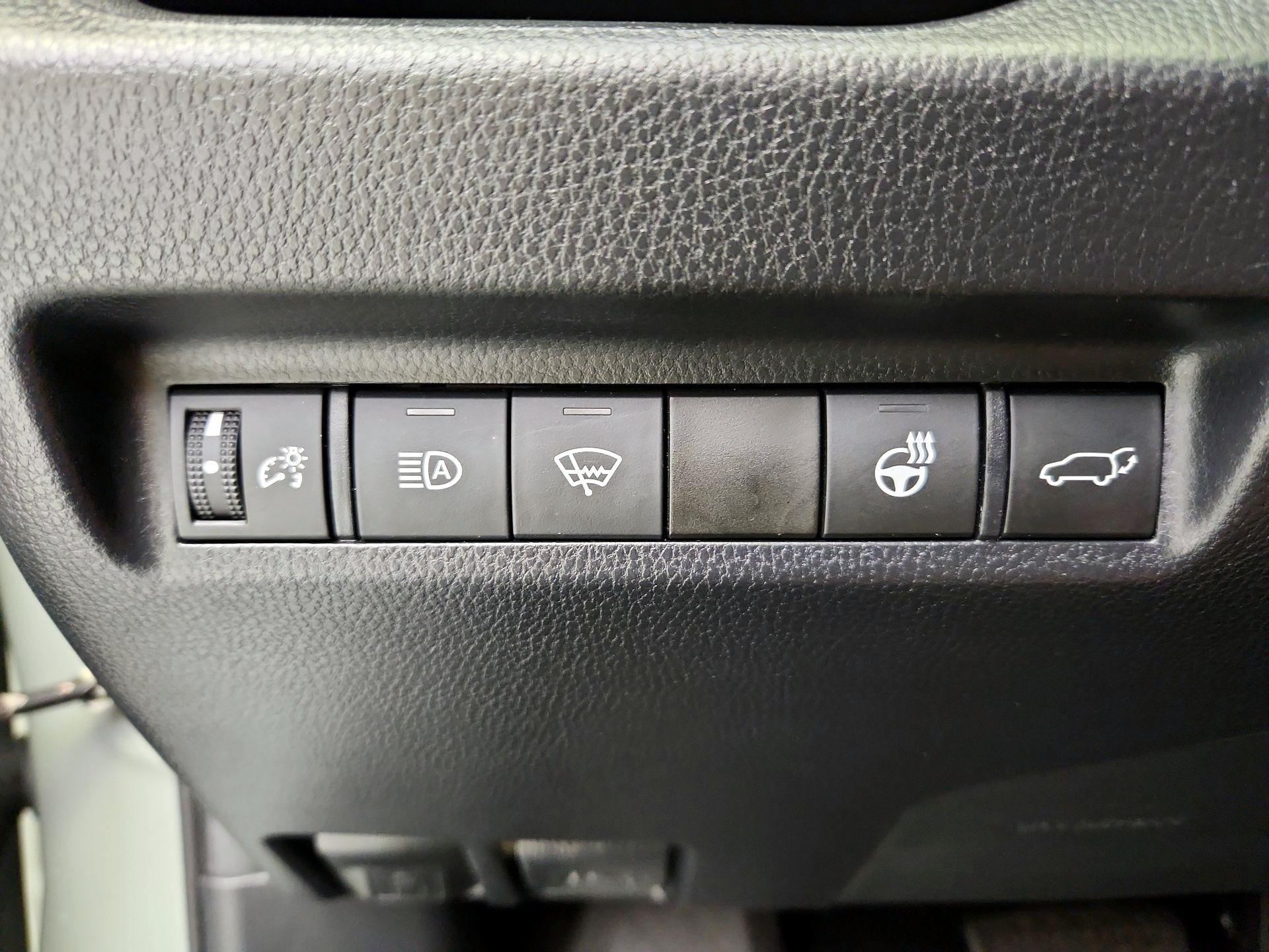 Thumbnail: 2020 Toyota RAV4 - 13