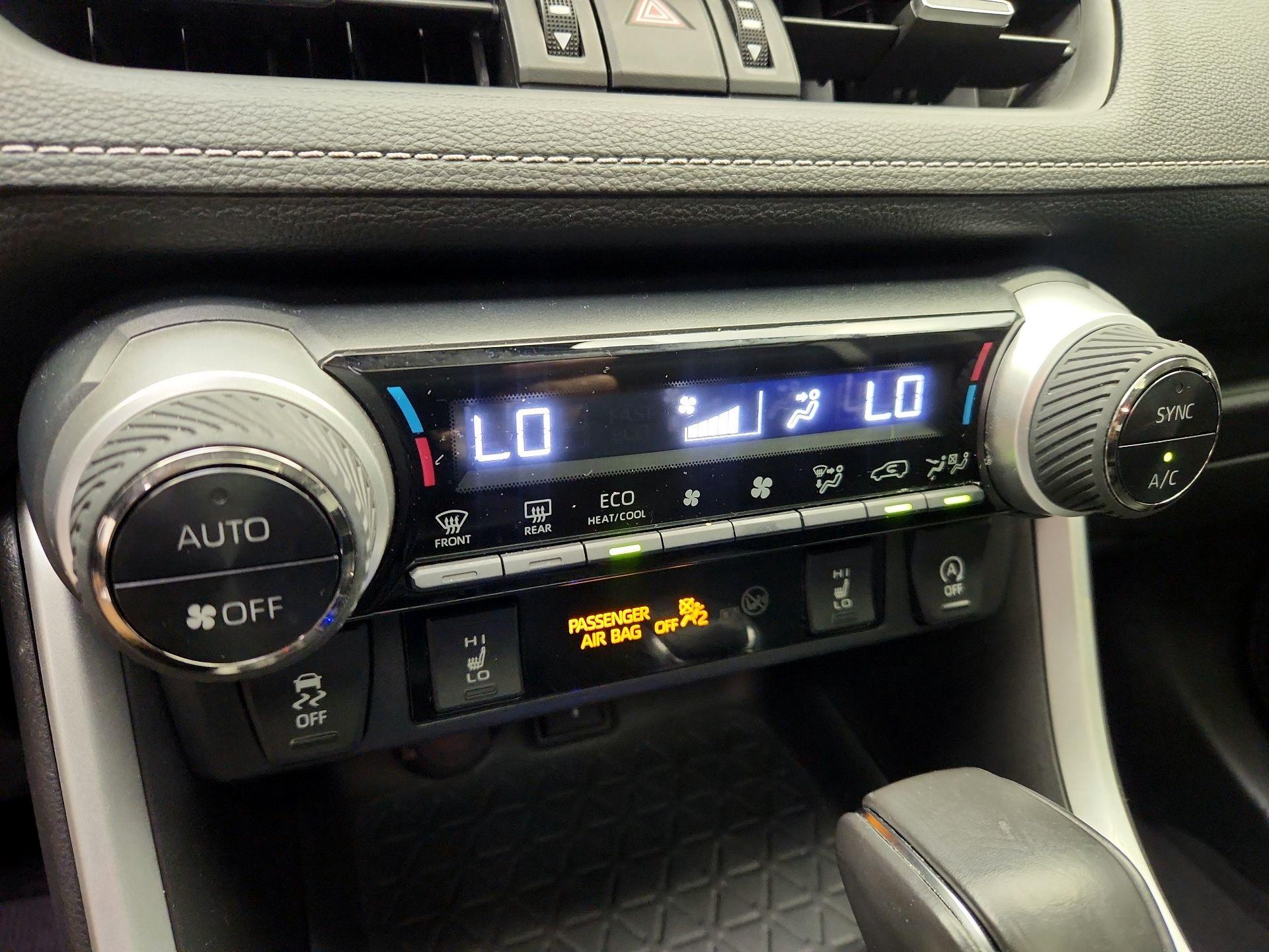 Thumbnail: 2020 Toyota RAV4 - 16