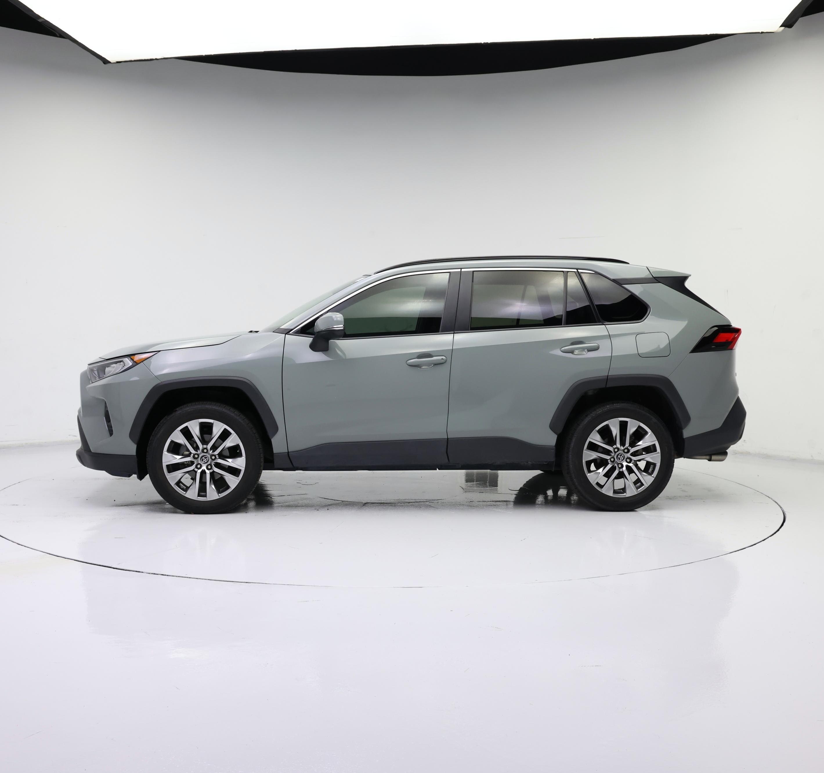 Thumbnail: 2020 Toyota RAV4 - 3